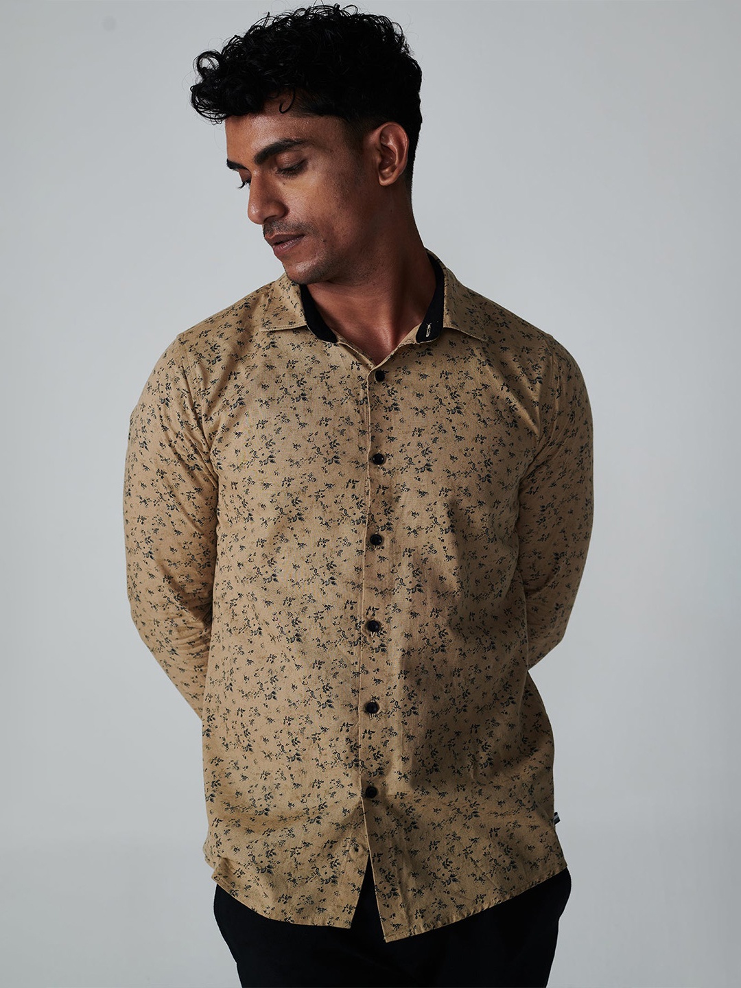 

OFFCUTS Classic Floral Printed Cutaway Collar Cotton Linen Casual Shirt, Brown