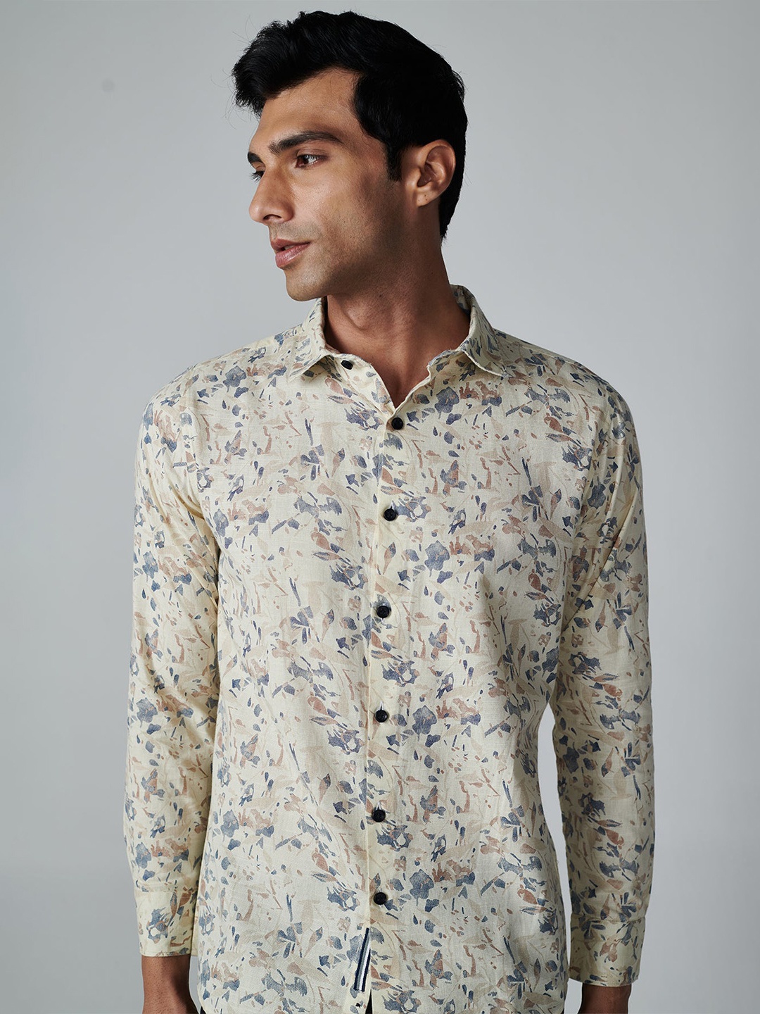 

OFFCUTS Classic Floral Printed Cutaway Collar Cotton Linen Casual Shirt, Yellow