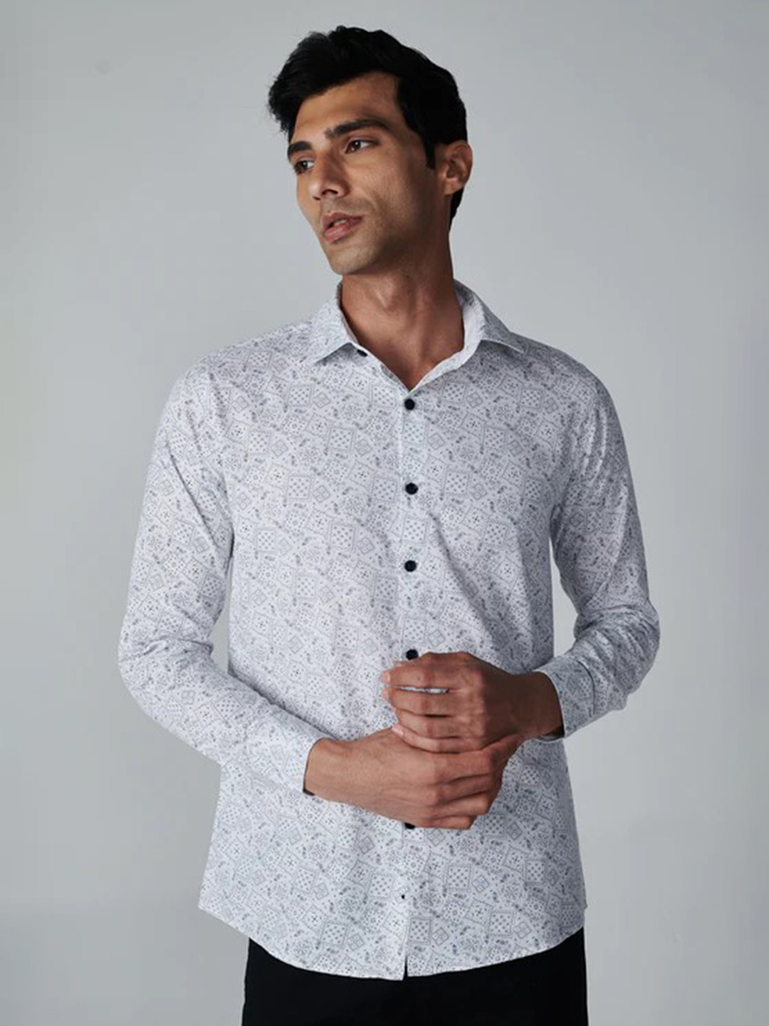 

OFFCUTS Classic Ethnic Motifs Printed Cutaway Collar Cotton Linen Casual Shirt, White