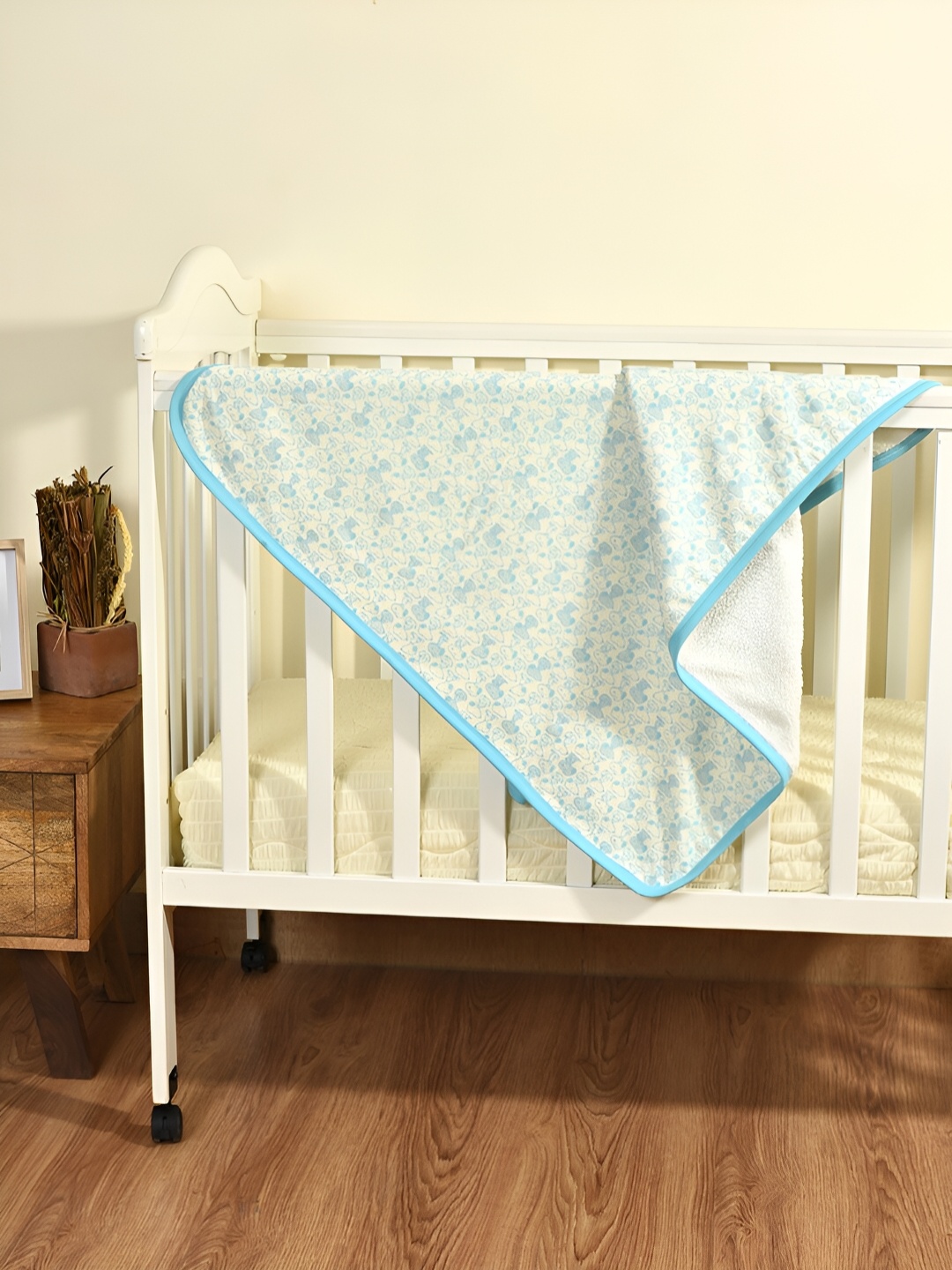 

MiArcus Peanuts Snoopy Pattern Sherpa Winter Blanket, Blue
