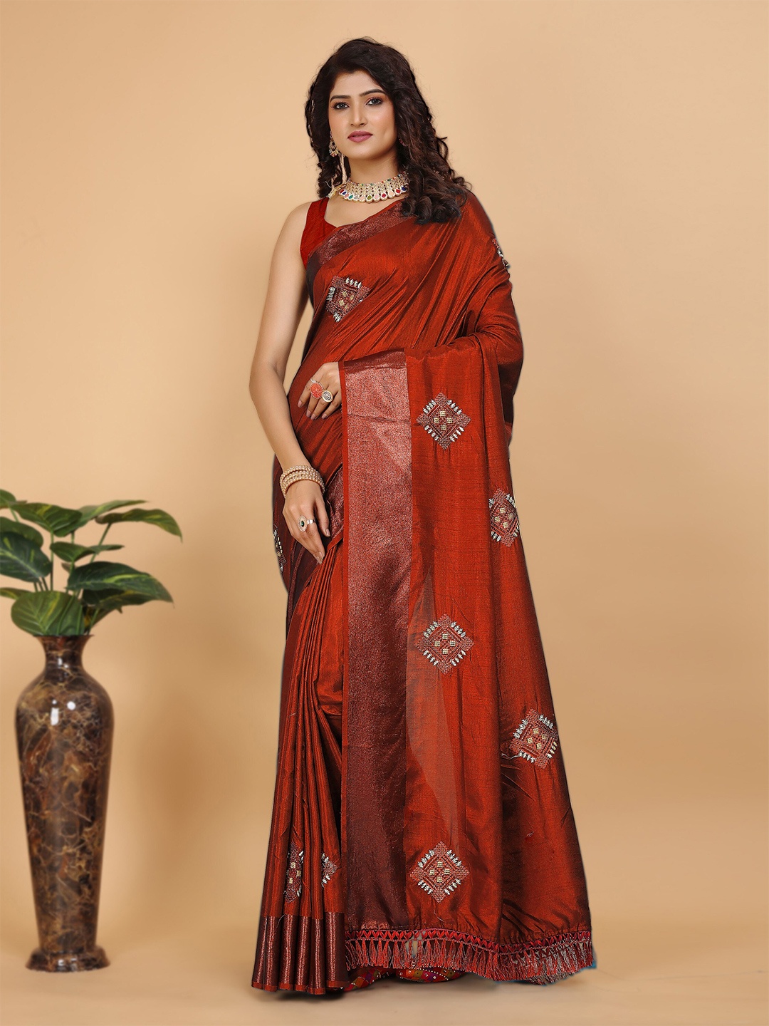 

Celeb Styles Ethnic Motifs Embroidered Zari Saree, Maroon