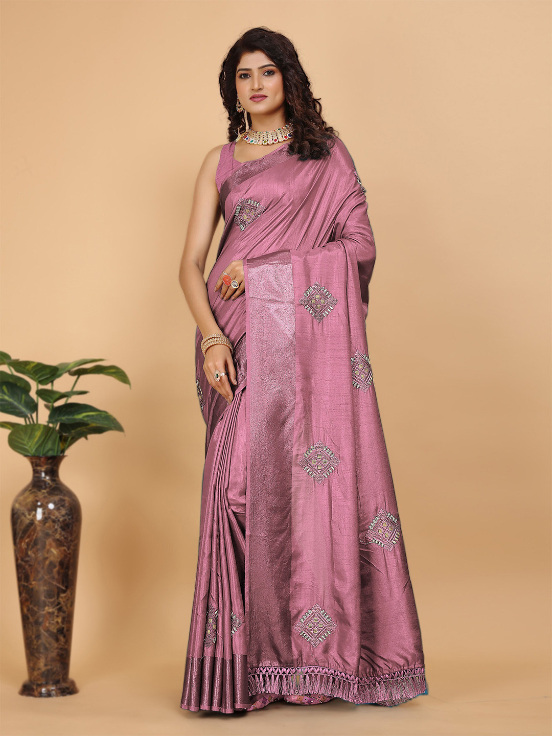 

Celeb Styles Ethnic Motifs Embroidered Zari Saree, Pink
