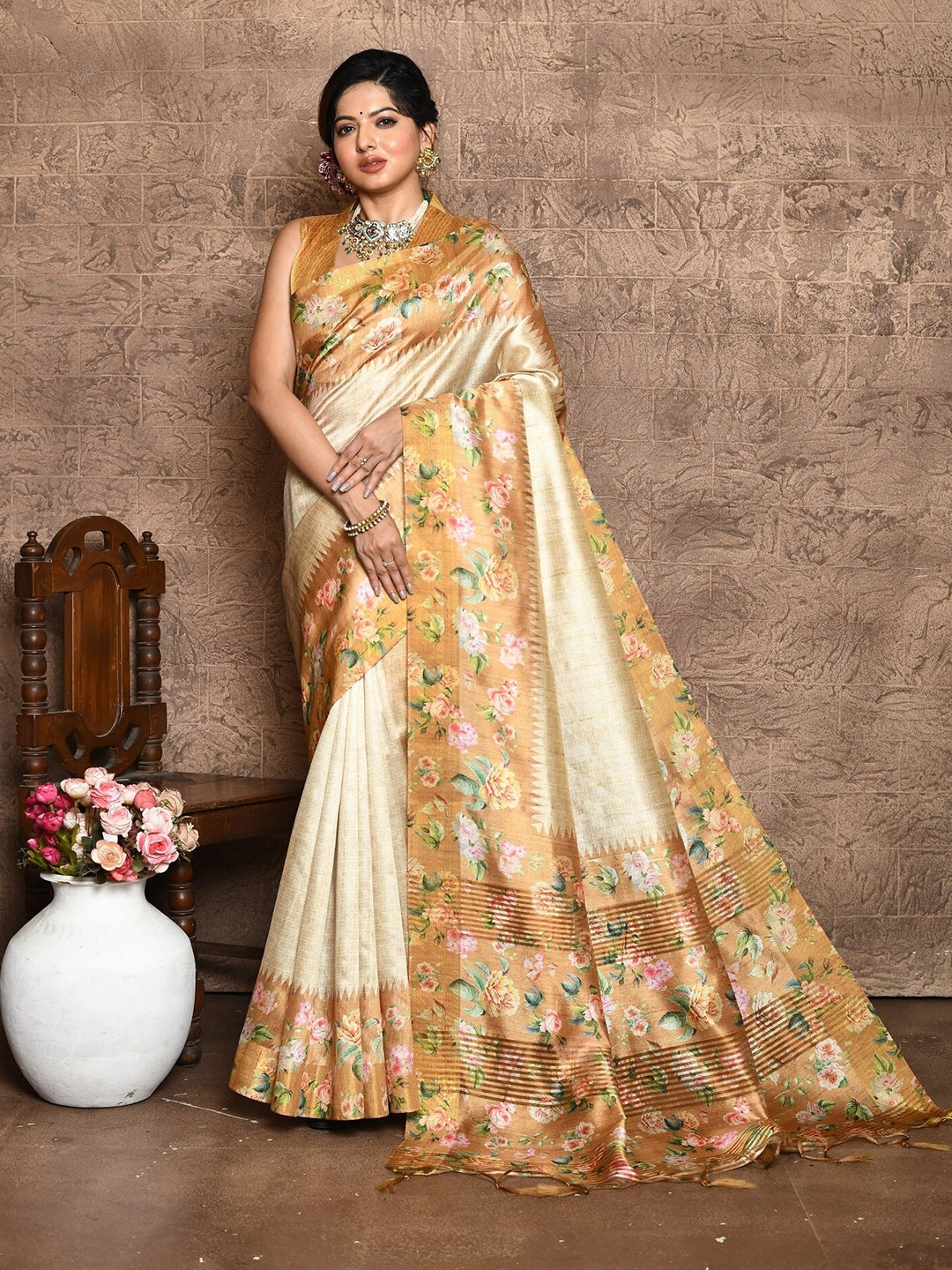 

Anouk Geometric Woven Design Saree, Beige