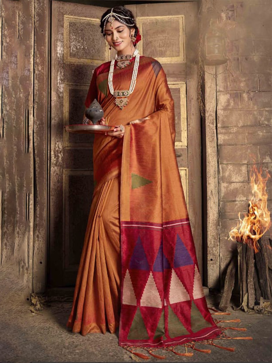 

Anouk Geometric Woven Design Saree, Rust