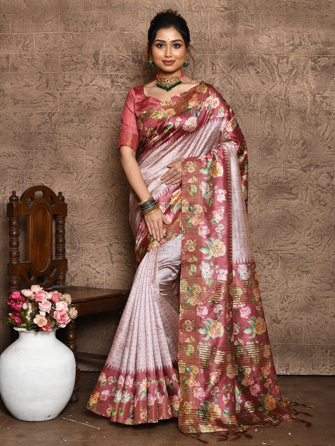 

Anouk Geometric Woven Design Saree, Burgundy