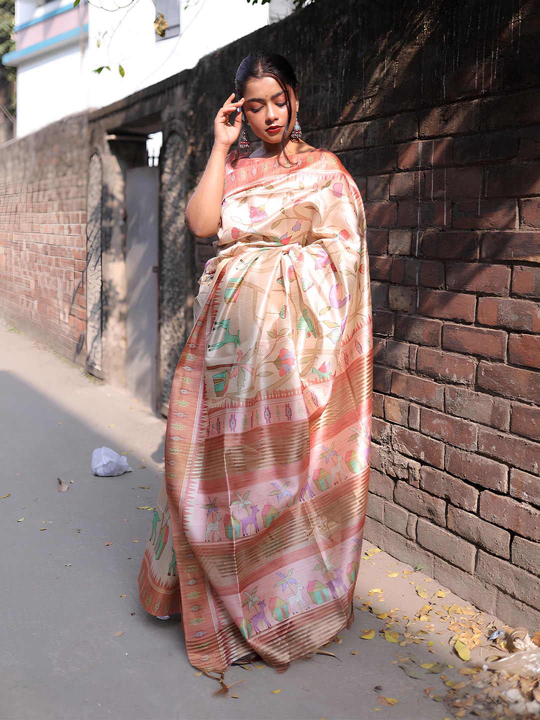 

Anouk Cream-Coloured Floral Printed Saree