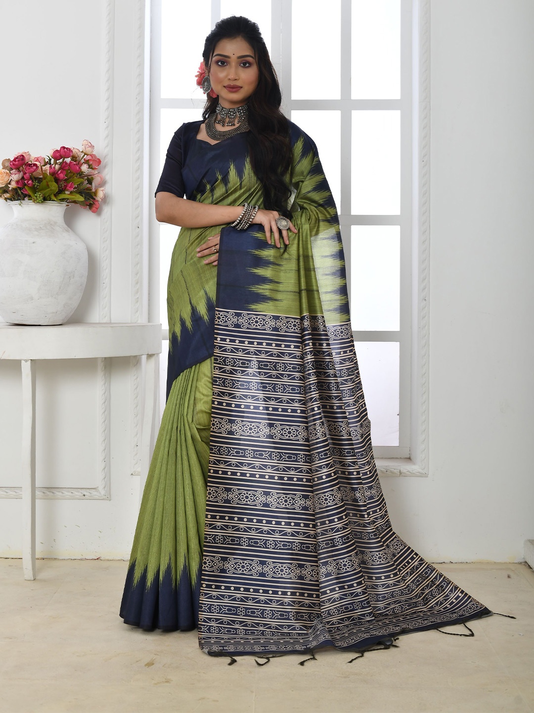 

Anouk Green Ethnic Motifs Printed Saree
