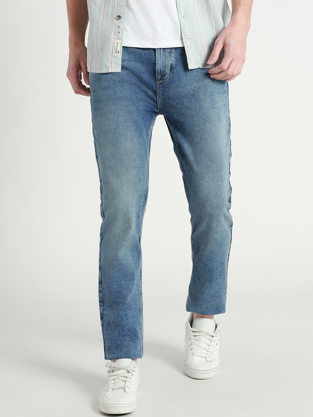 

Dennis Lingo Men Mid-Rise Slim Fit Light Fade Stretchable Jeans, Blue
