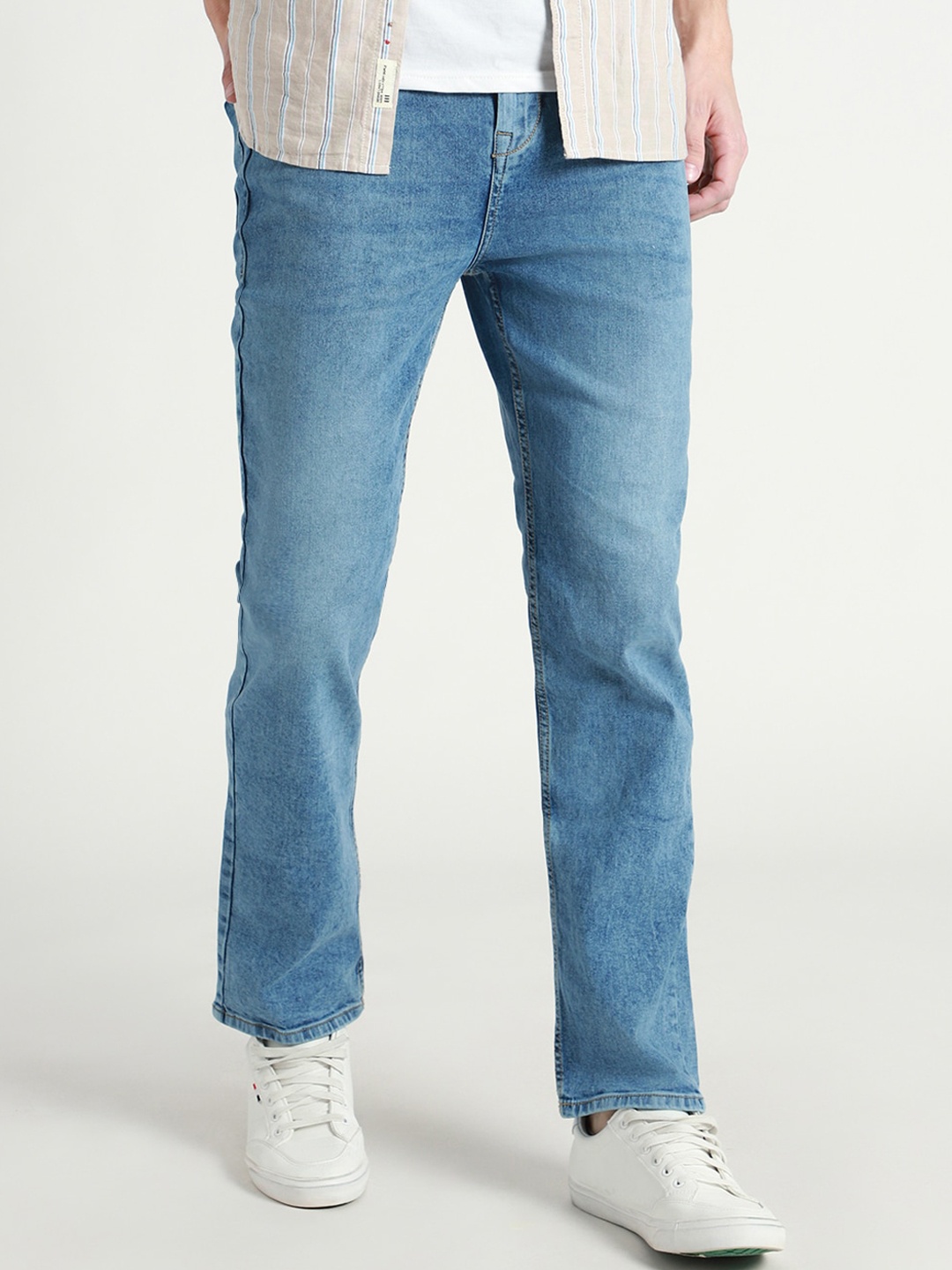 

Dennis Lingo Men Straight Fit Light Fade Stretchable Jeans, Blue