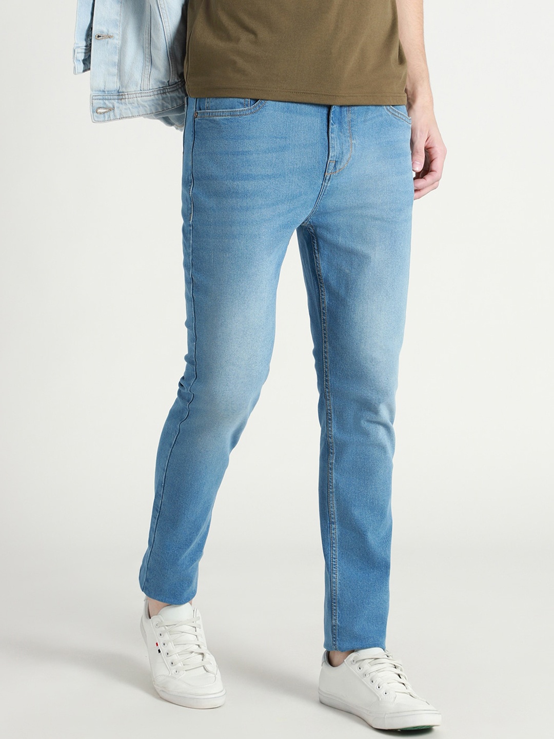 

Dennis Lingo Men Slim Fit Clean Look Light Fade Stretchable Jeans, Blue