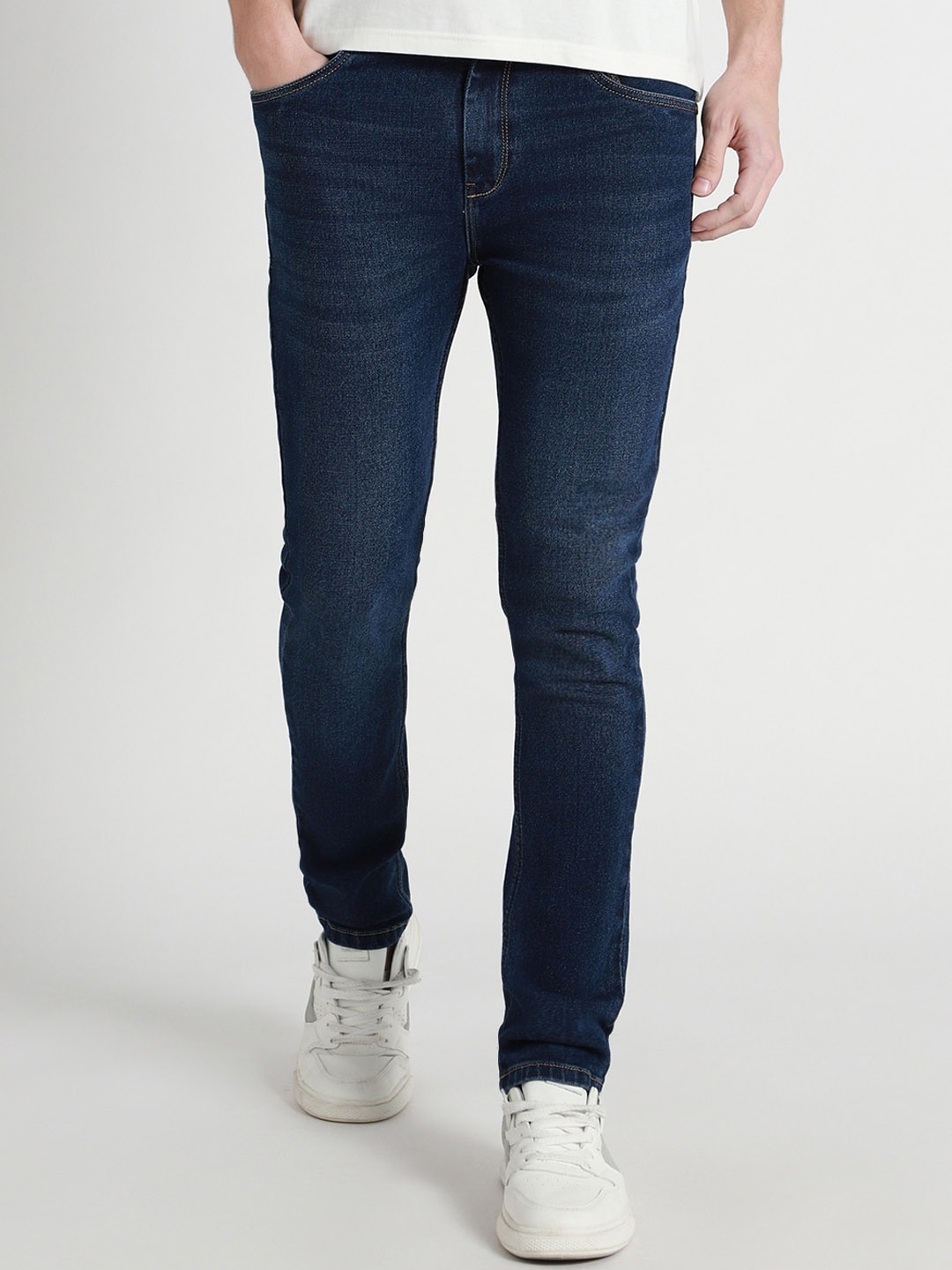 

Dennis Lingo Men Mid-Rise Slim Fit Light Fade Stretchable Jeans, Blue
