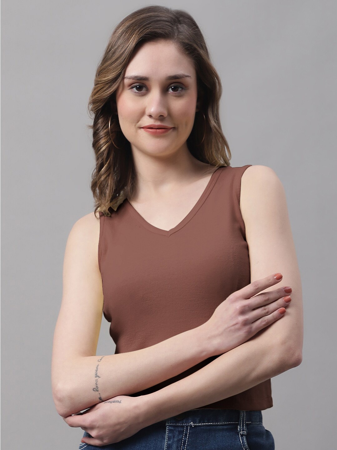 

FBAR V-Neck Sleeveless Cotton Crop T-shirt, Brown