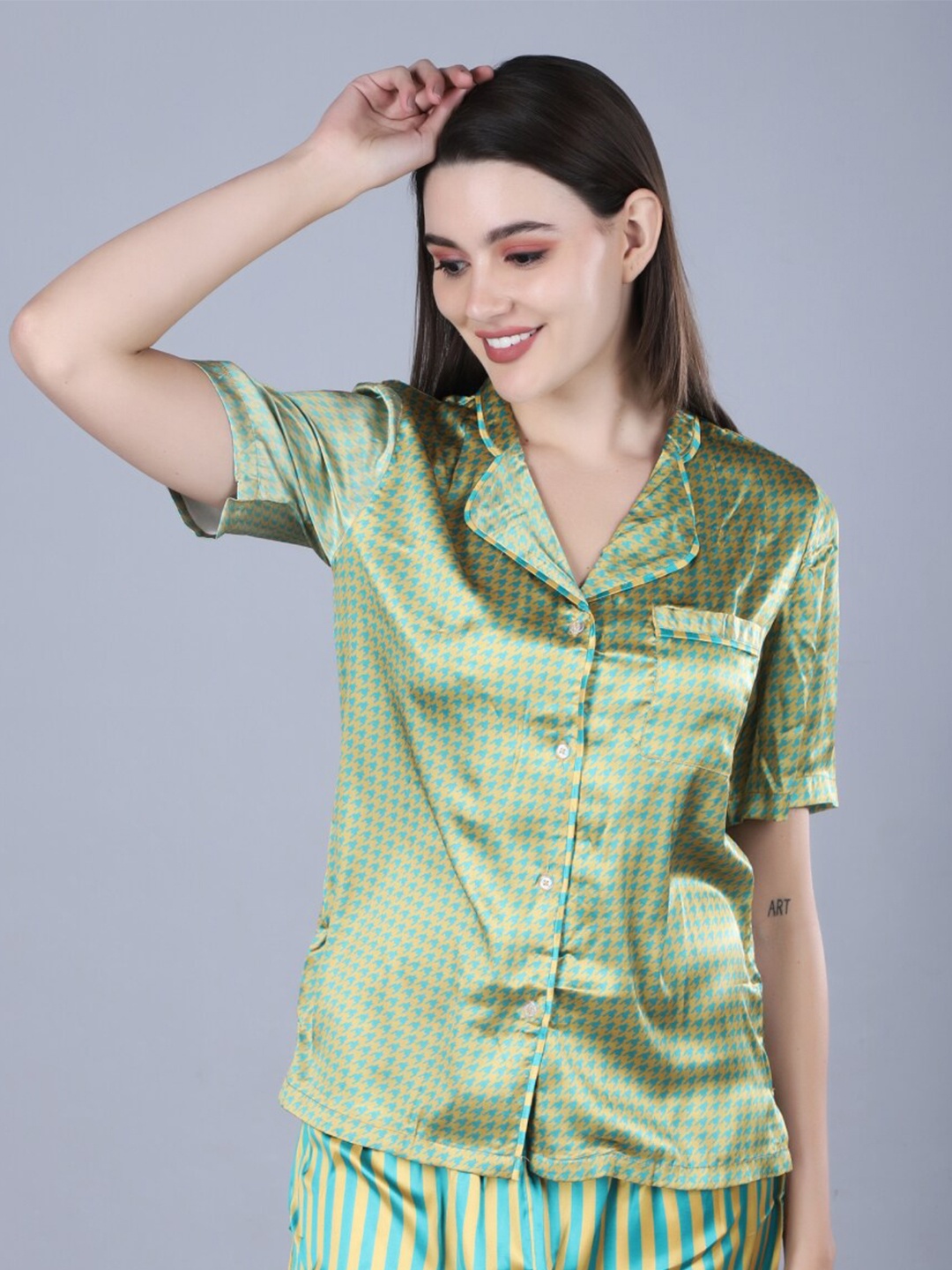 

Herryqeal Geometric Printed Satin Night Suit, Green