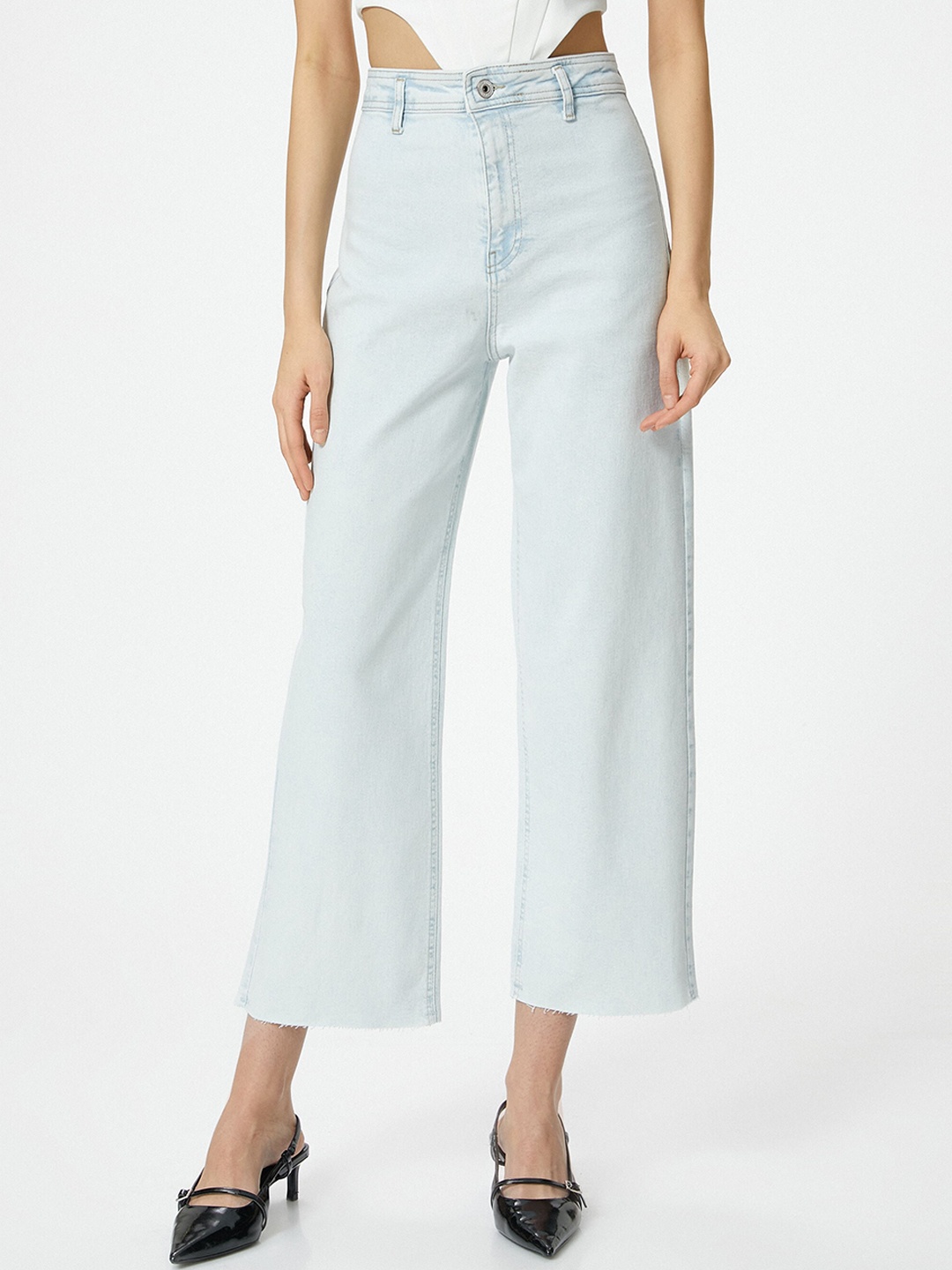 

Koton Women Relaxed Fit High-Rise Stretchable Cropped Jeans, Blue