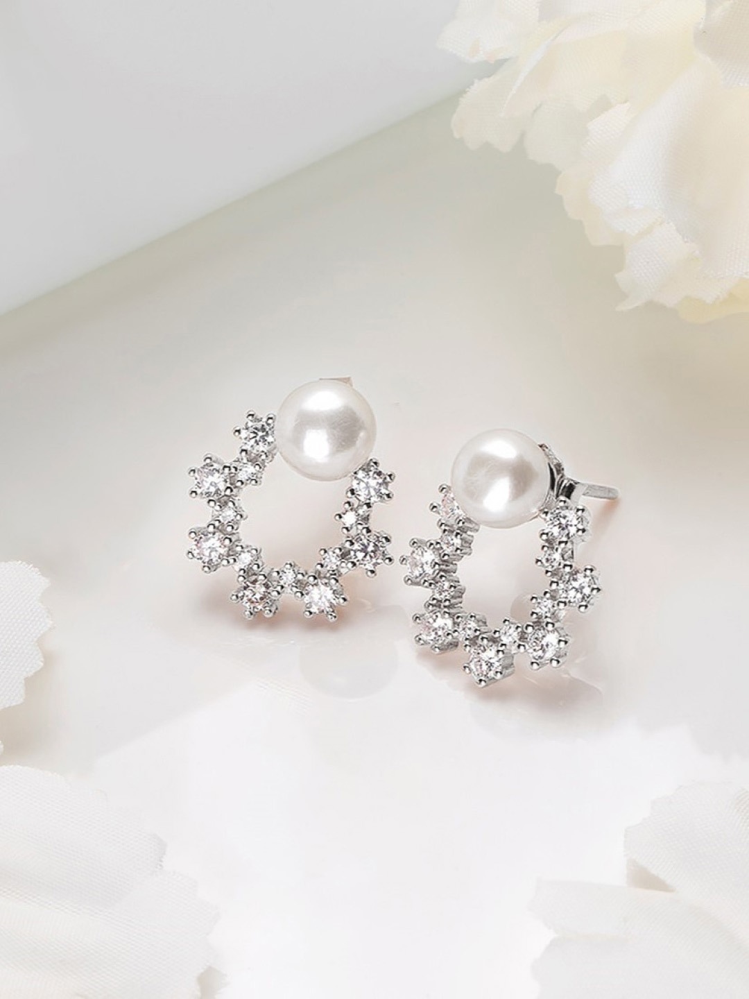 

Zavya Contemporary Studs Earrings, Silver