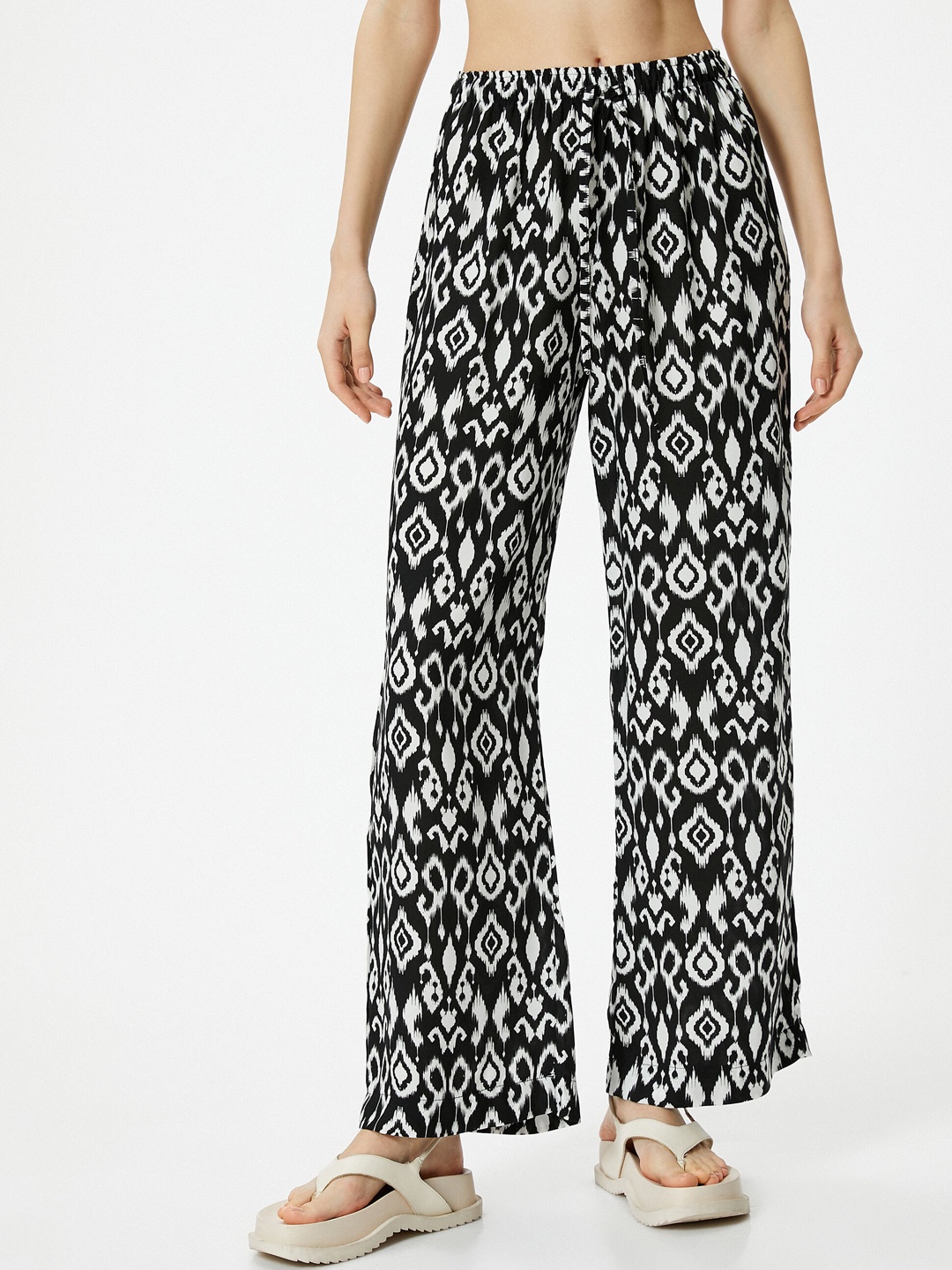 

Koton Women Ethnic Motifs Printed Trousers, White