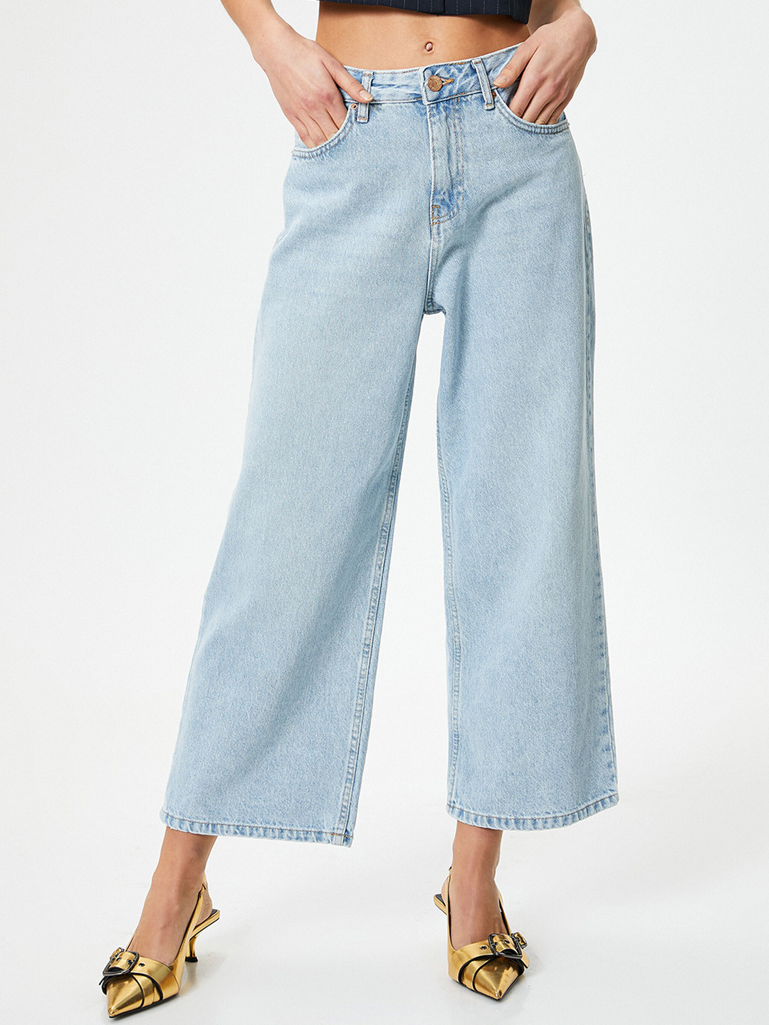 

Koton Women Straight Fit Mid-Rise Light Shade Clean Look Pure Cotton Jeans, Blue
