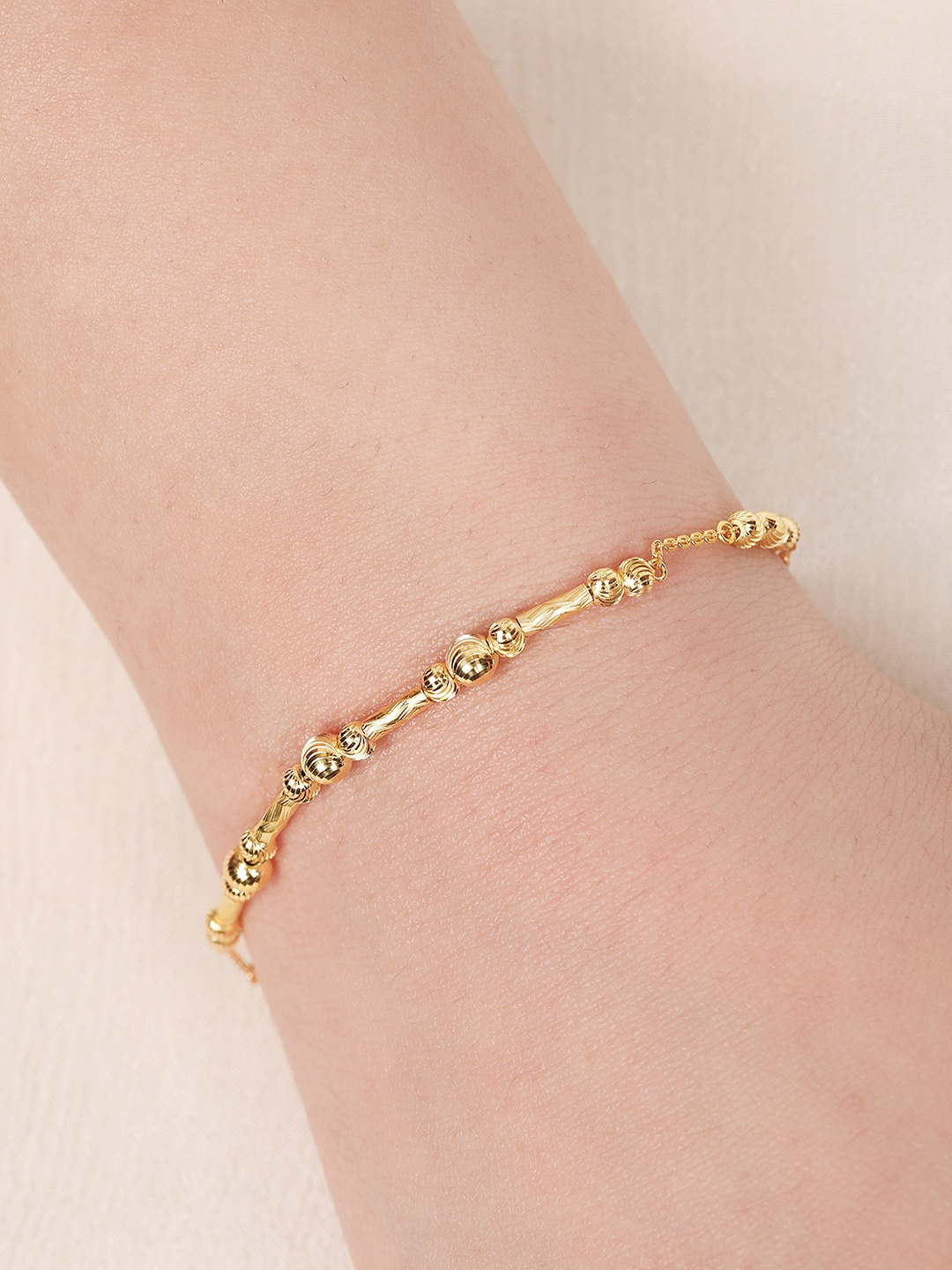 

Zavya 925 Pure Silver Gold-Plated Link Bracelet