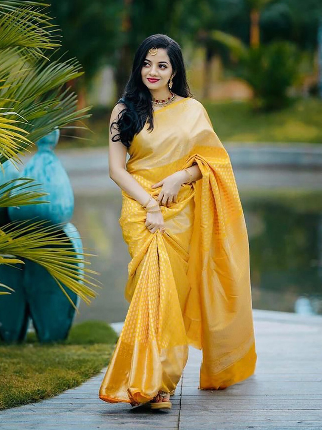 

Aldwych Woven Design Zari Banarasi Saree, Yellow