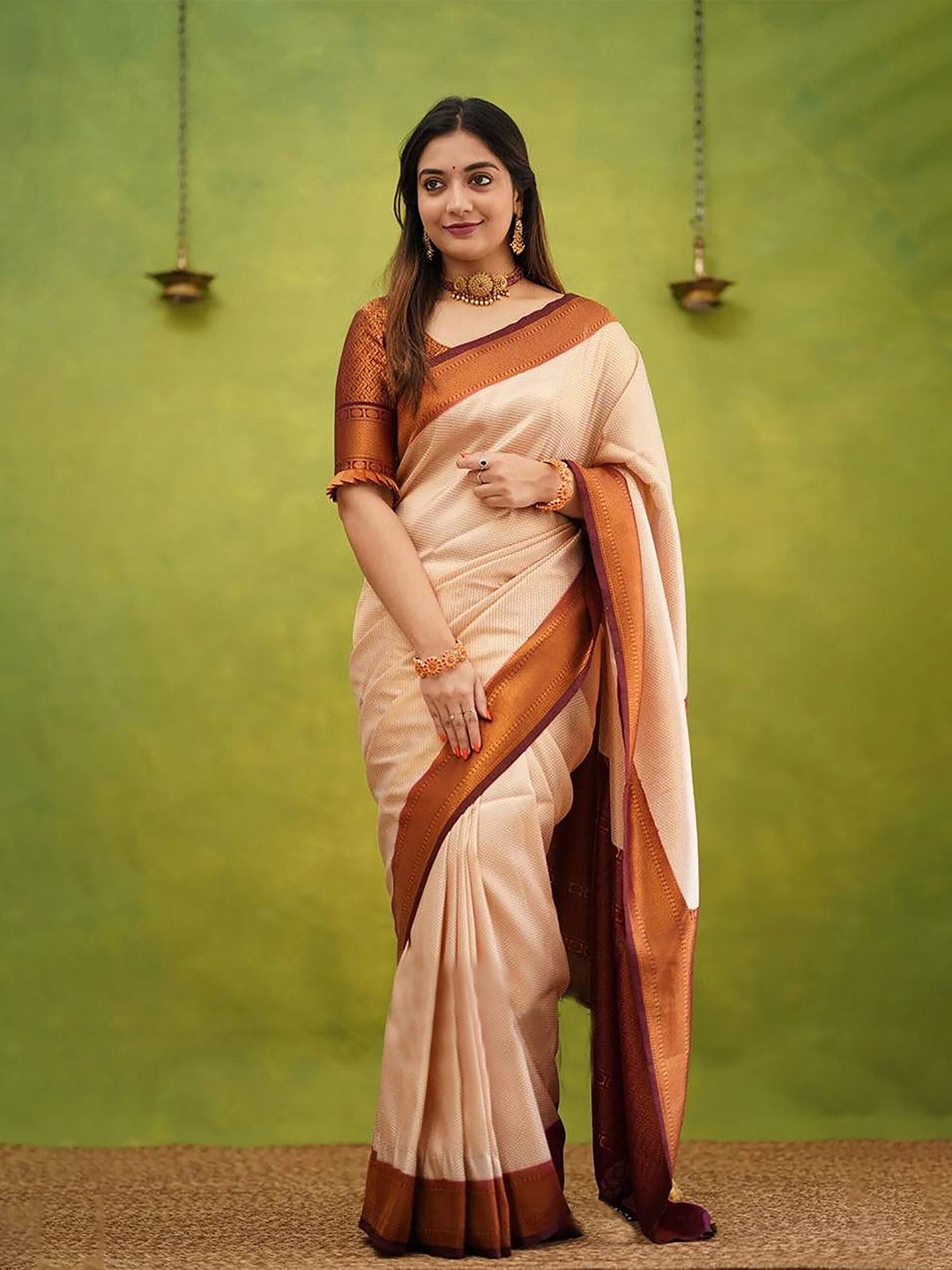 

Aldwych Ethnic Motifs Woven Design Zari Banarasi Saree, Beige