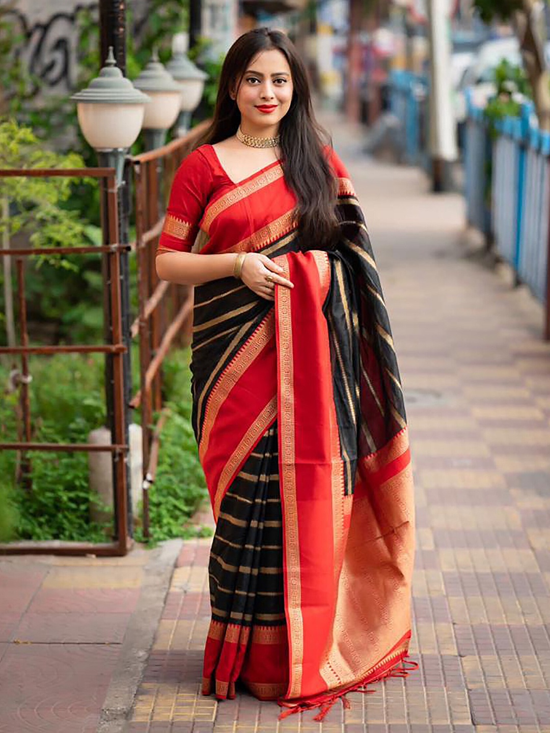 

Aldwych Woven Design Zari Banarasi Saree, Black