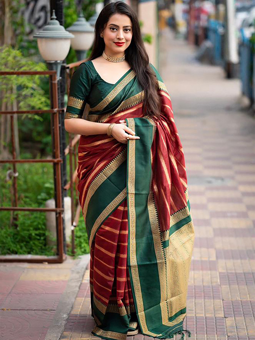 

Aldwych Striped Woven Design Zari Banarasi Saree, Red