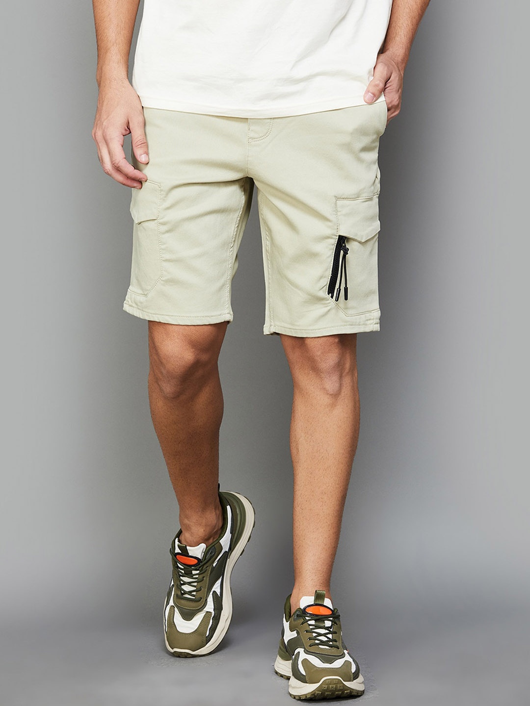 

Bossini Men Mid-Rise Cargo Shorts, Olive