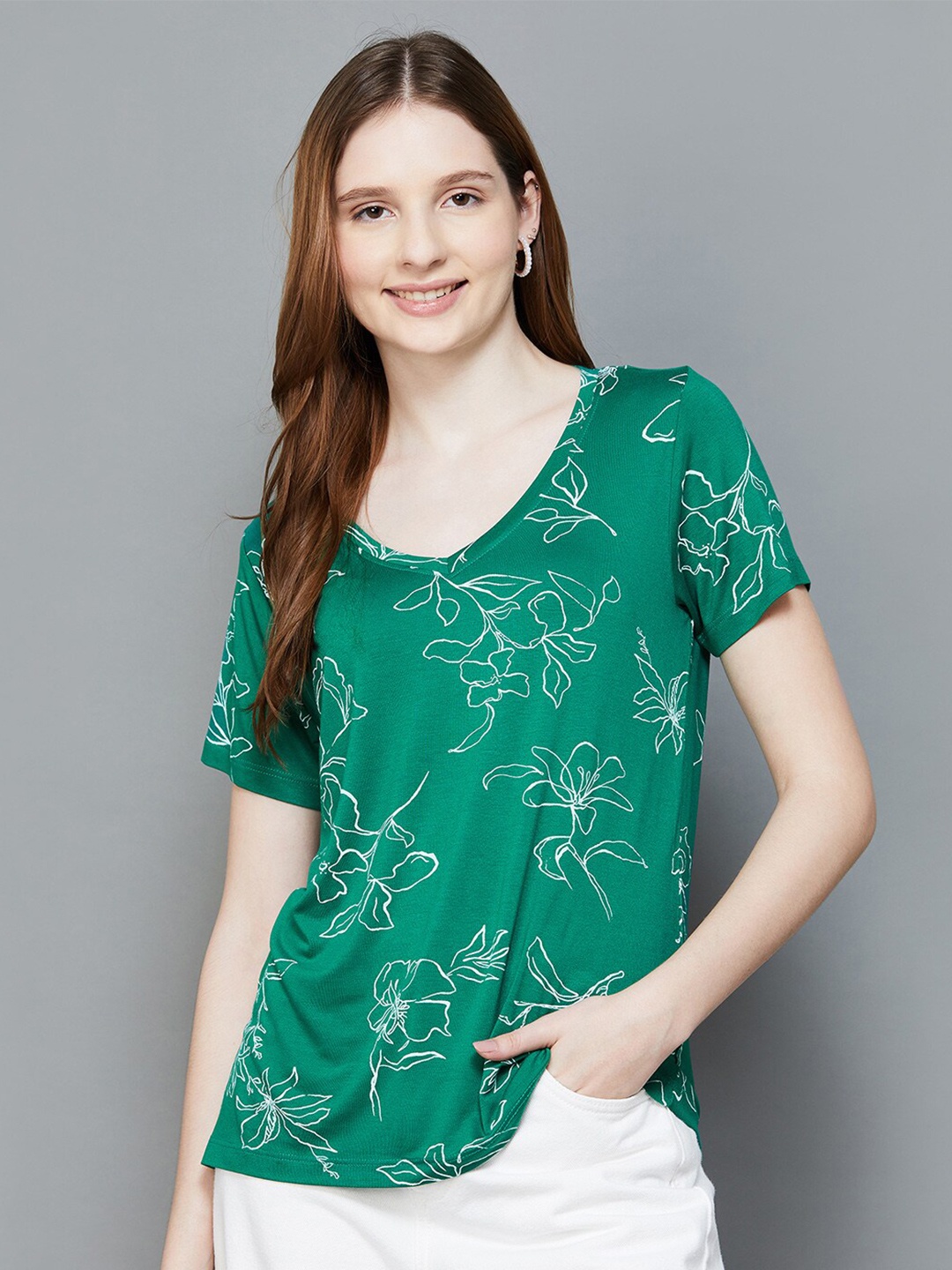 

Colour Me by Melange Floral Printed V-Neck T-shirt, Green