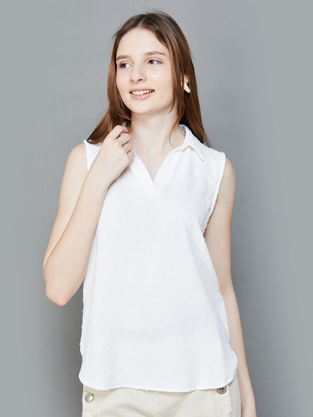 

Fame Forever by Lifestyle Shirt Collar Sleeveless Style Top, White