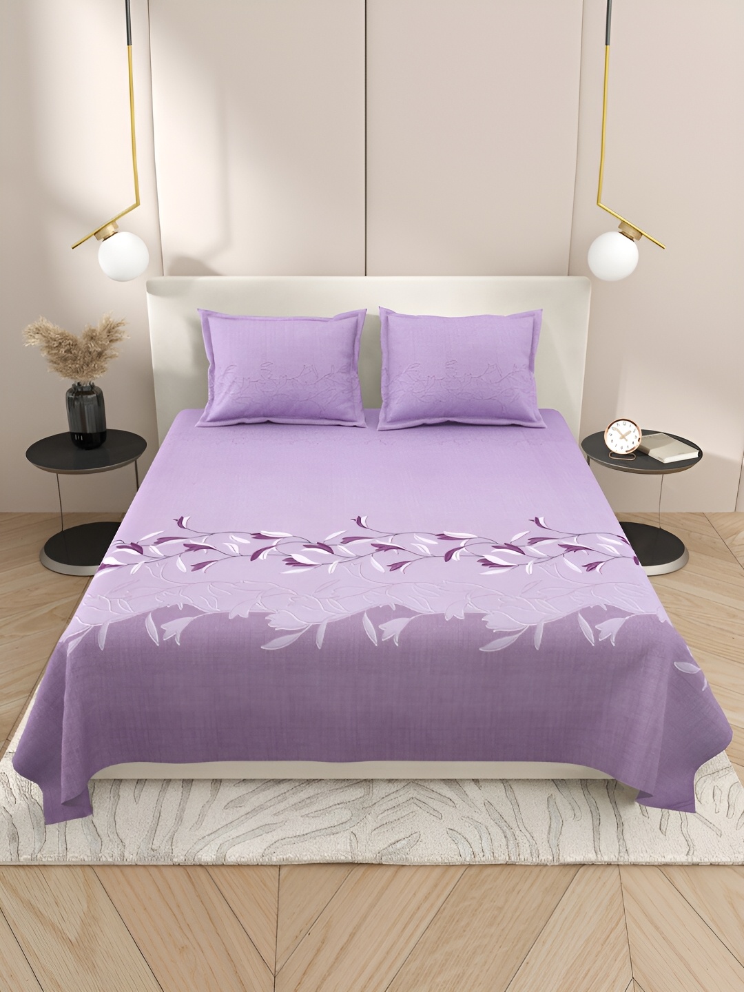 

Aura Purple & White Floral Cotton 220 TC King Bedsheet with 2 Pillow Covers