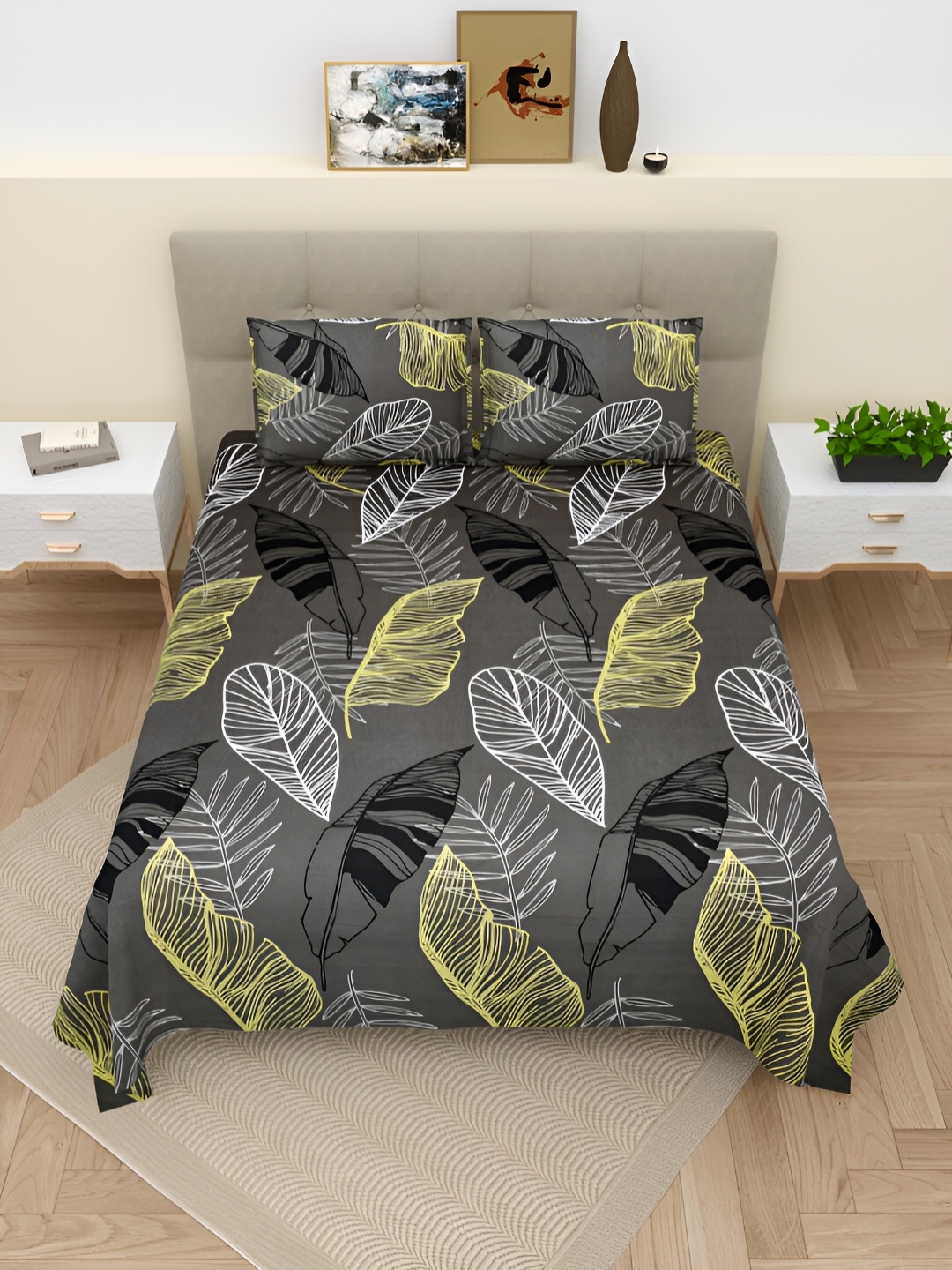 

Aura Black & White Floral 220 TC Cotton King Bedsheet With 2 Pillow Covers