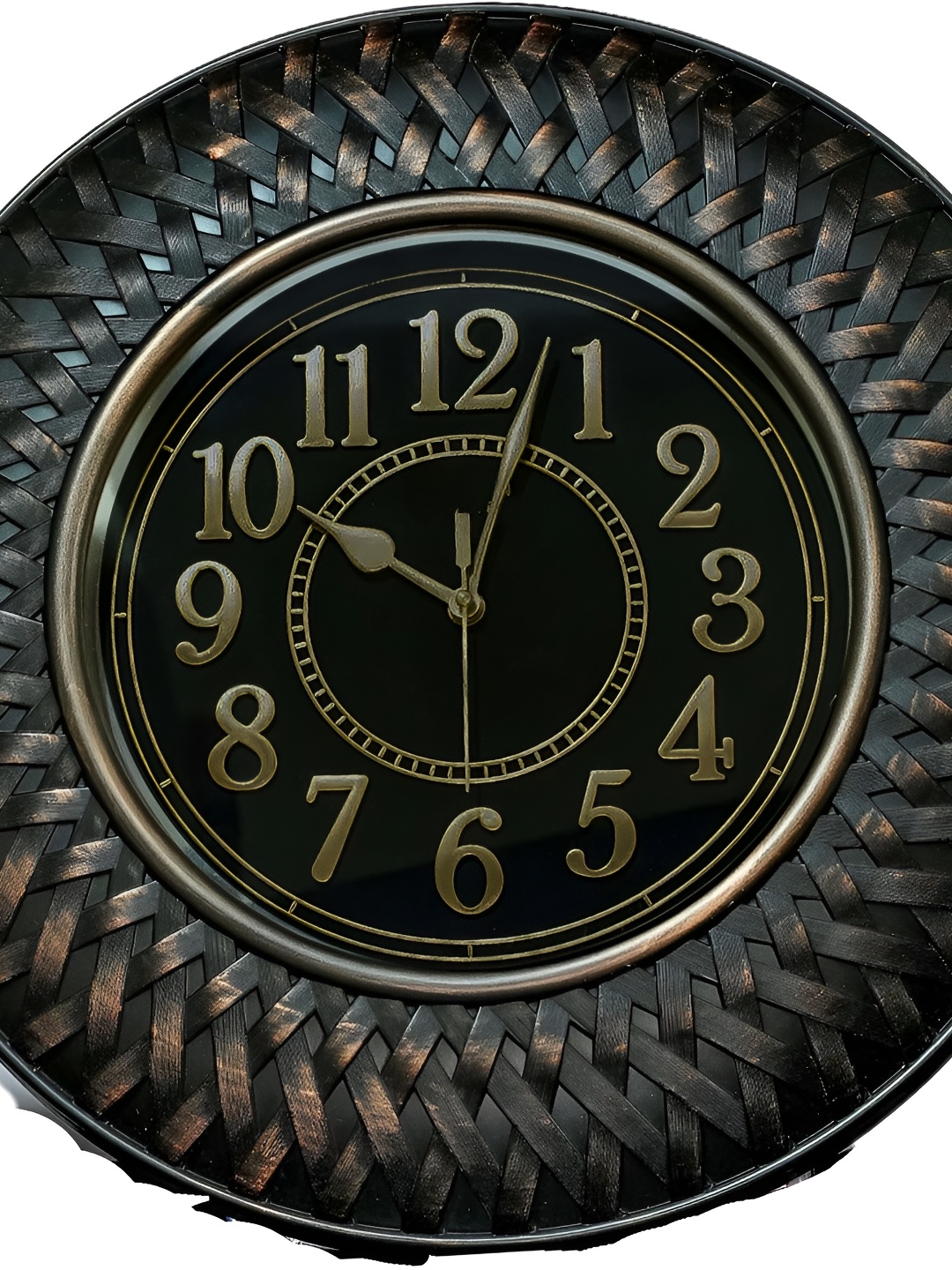 

Sigaram Black Round Contemporary Wall Clock