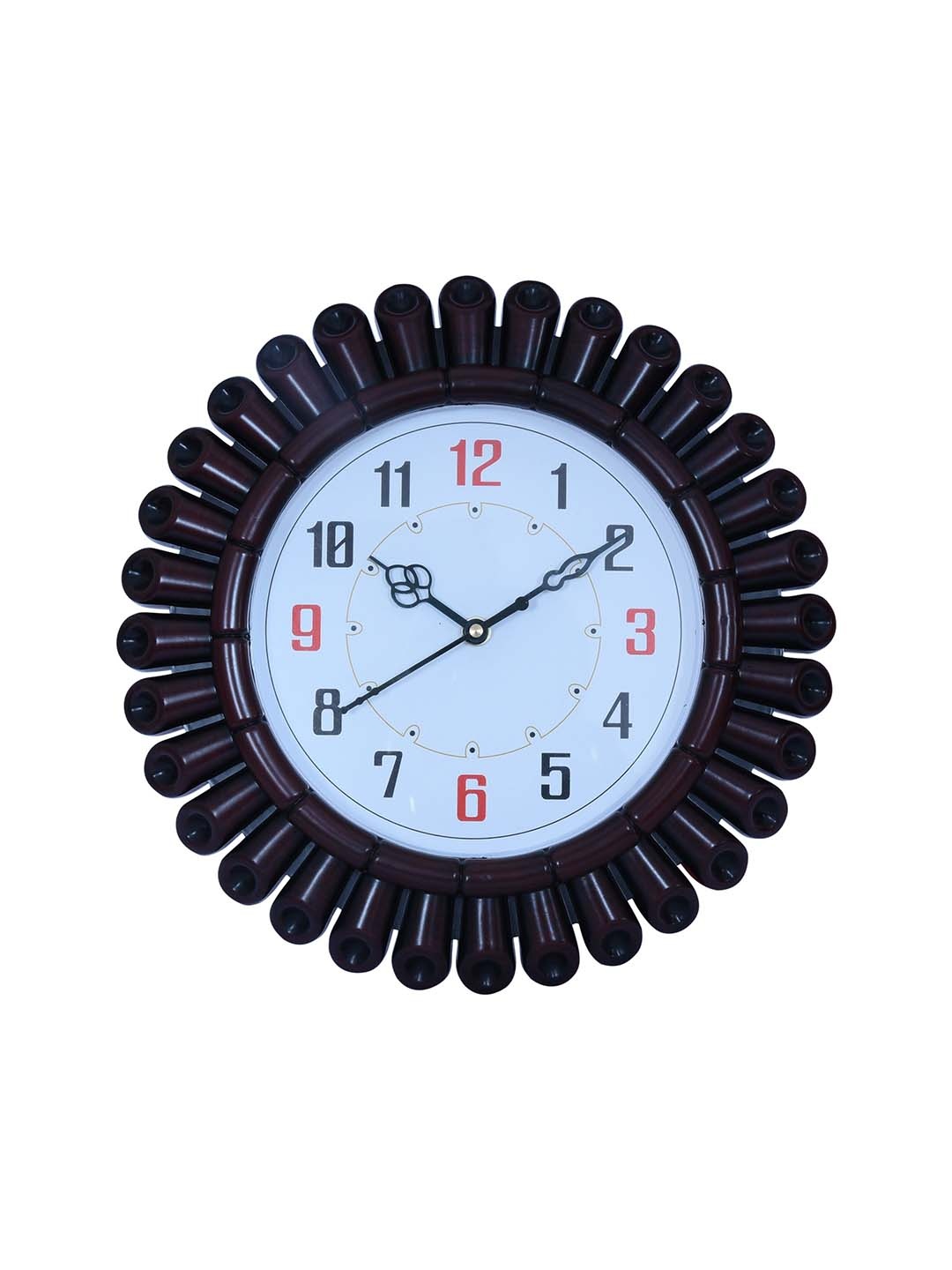 

Sigaram Black & Red Textured Round Contemporary Wall Clock