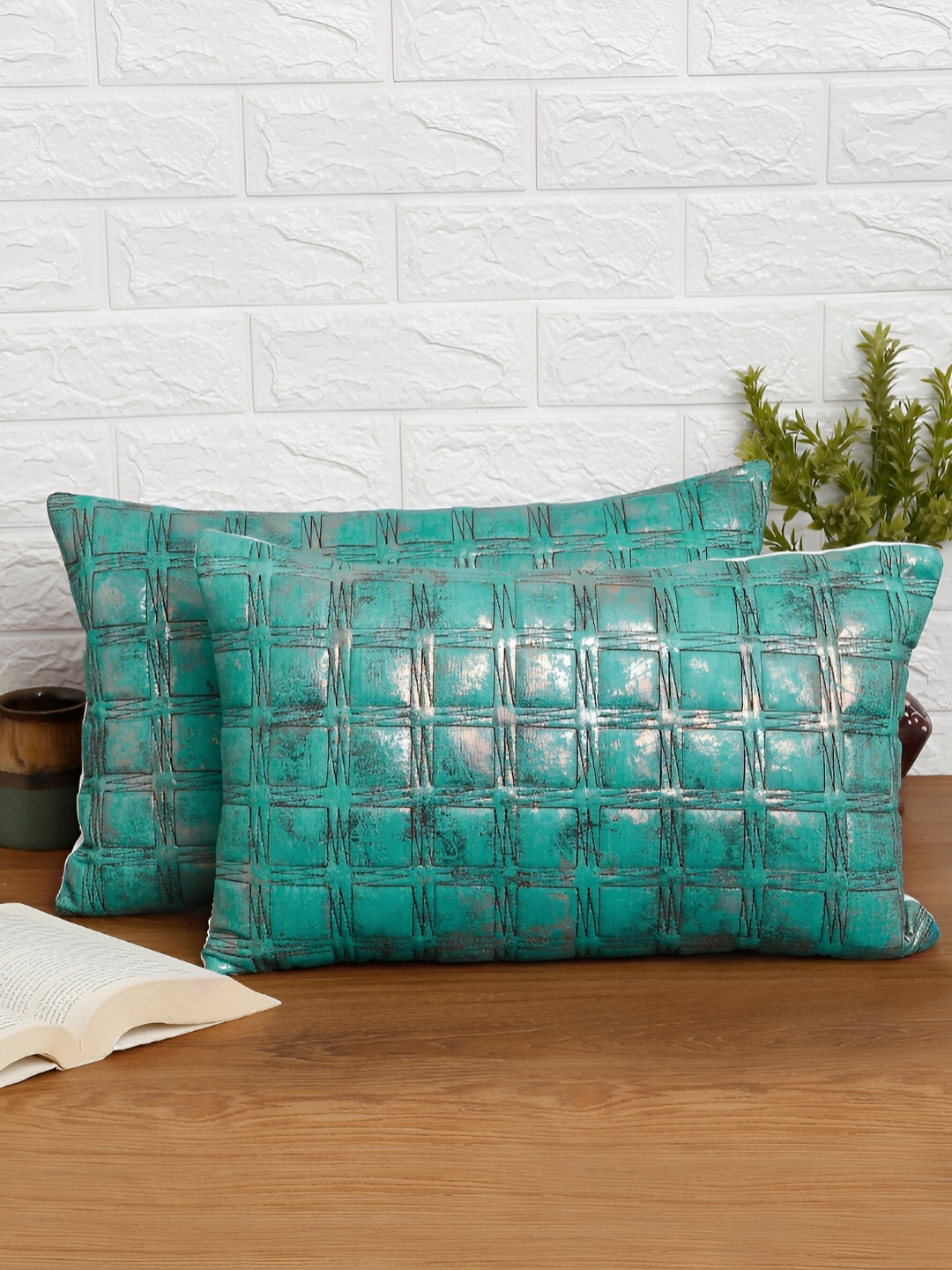 

Aura Turquoise Blue & Black 2 Pcs Geometric Textured Velvet Rectangle Cushion Covers