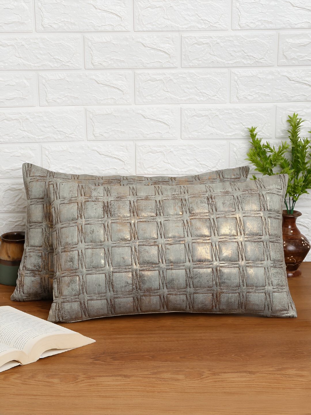 

Aura Grey 2 Pieces Textured Velvet Rectangle Cushion Covers