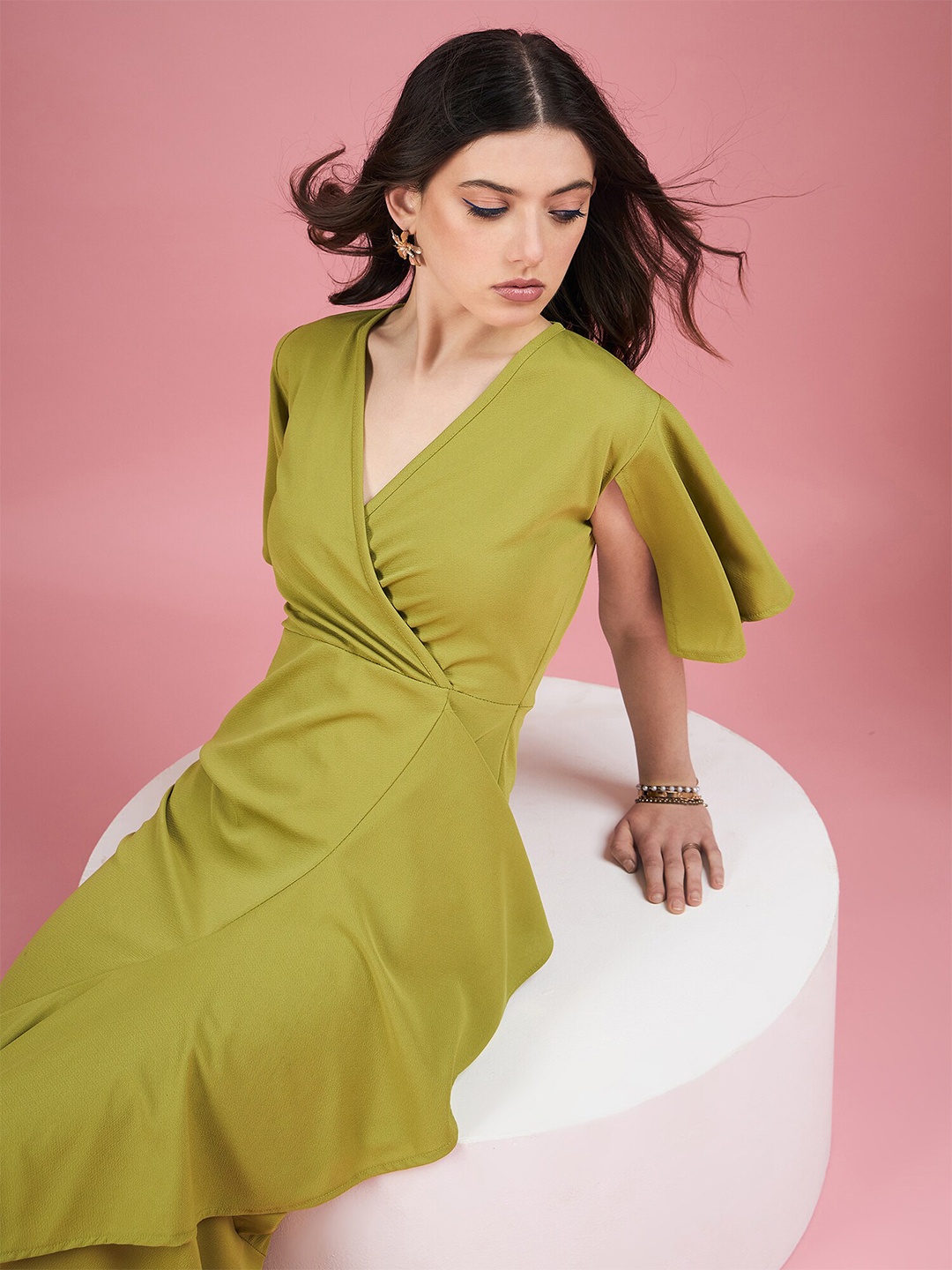 

DressBerry Green V Neck Flared Sleeve Midi Wrap Dress