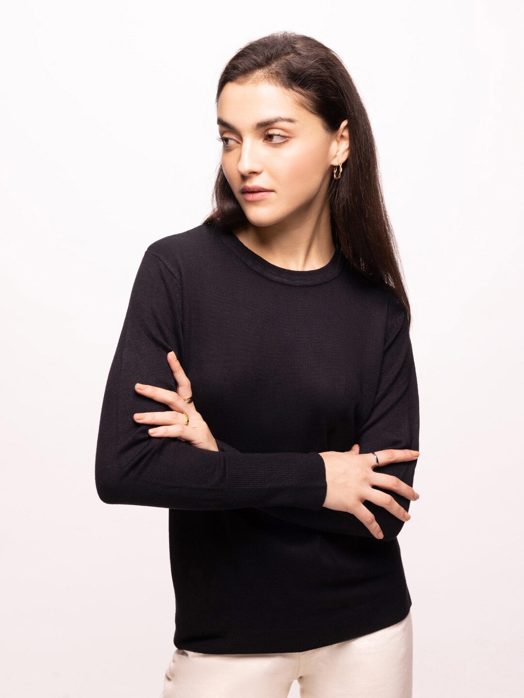 

Bombay High Women Round Neck Solid Knit Pullover, Black