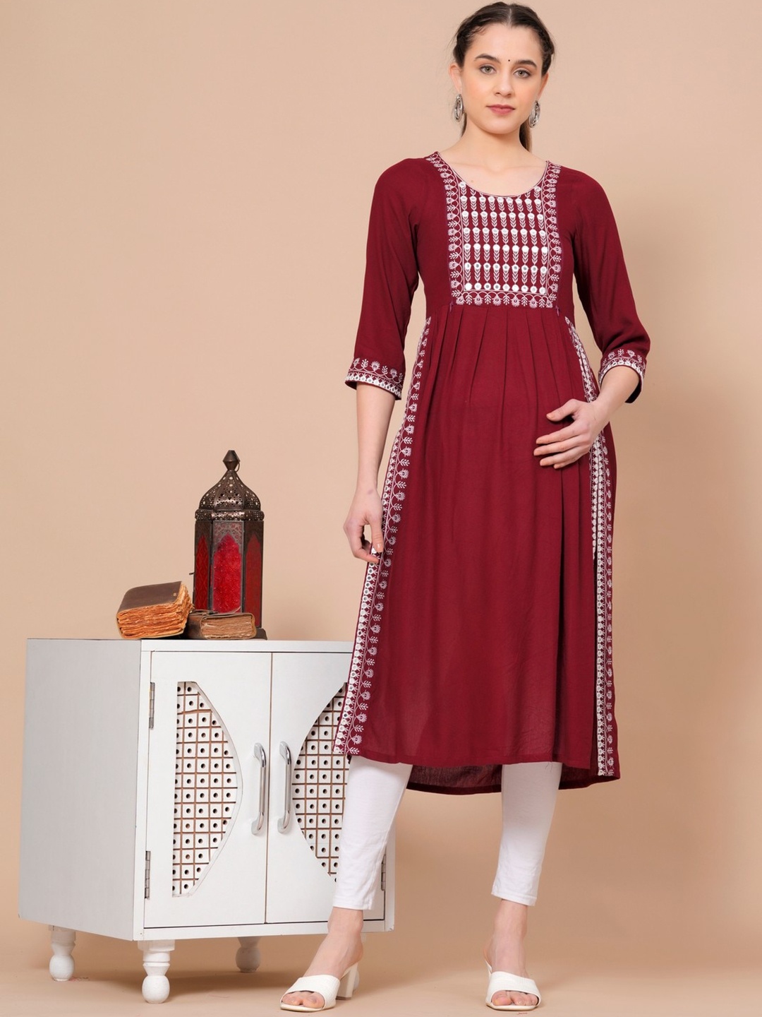 

JAIPURFAME Geometric Embroidered Thread Work Cotton Maternity Straight Kurta, Maroon