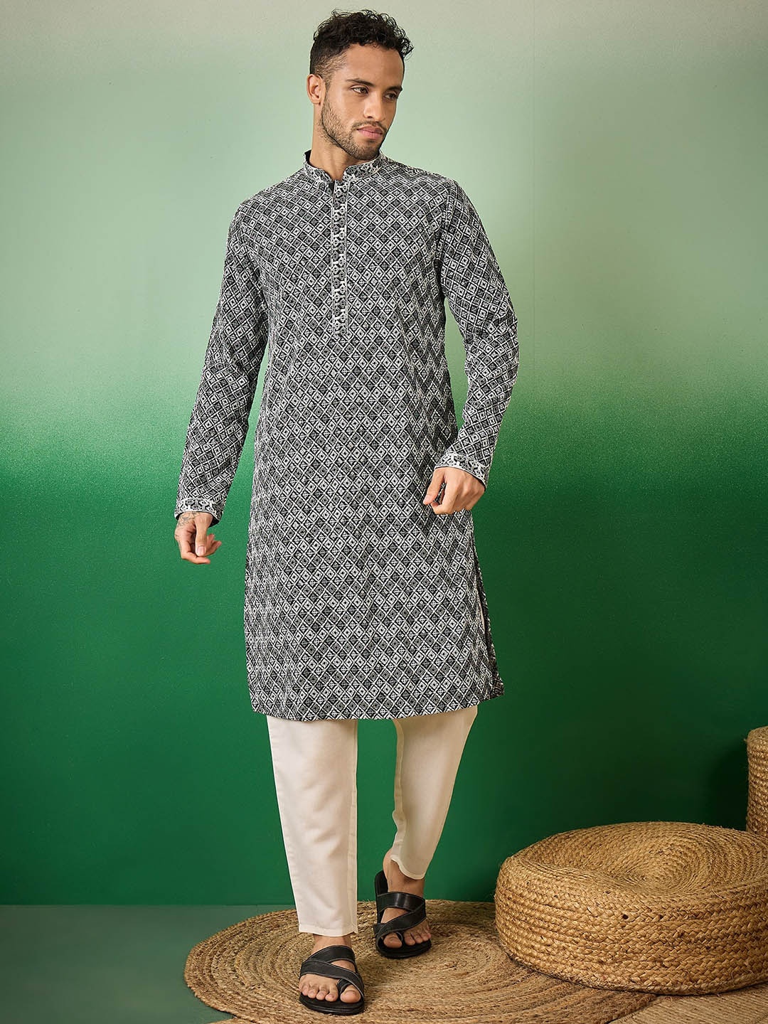 

Sangria Black Geometric Embroidered Chikankari Sequinned Cotton Straight Kurta
