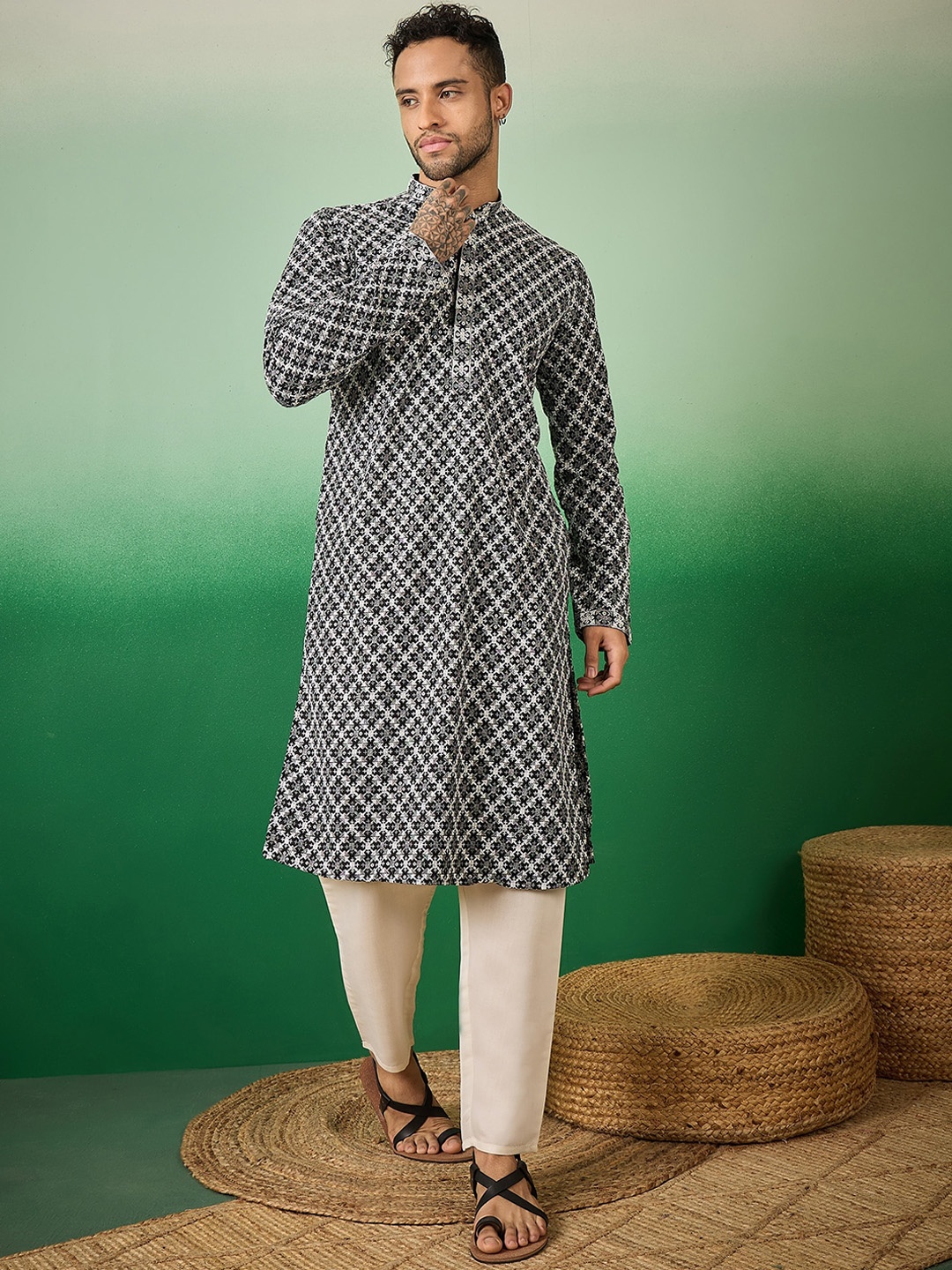 

Sangria Black Geometric Embroidered Chikankari Sequinned Cotton Straight Kurta