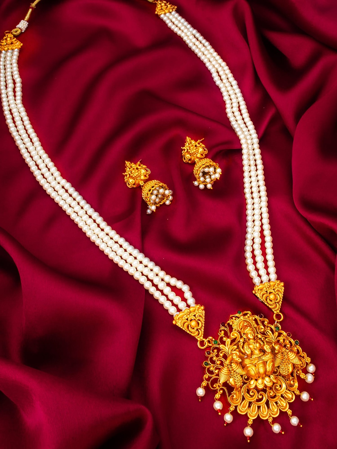 

aadita Gold-Plated Stones Studded & Beads Beaded Jewellery Set