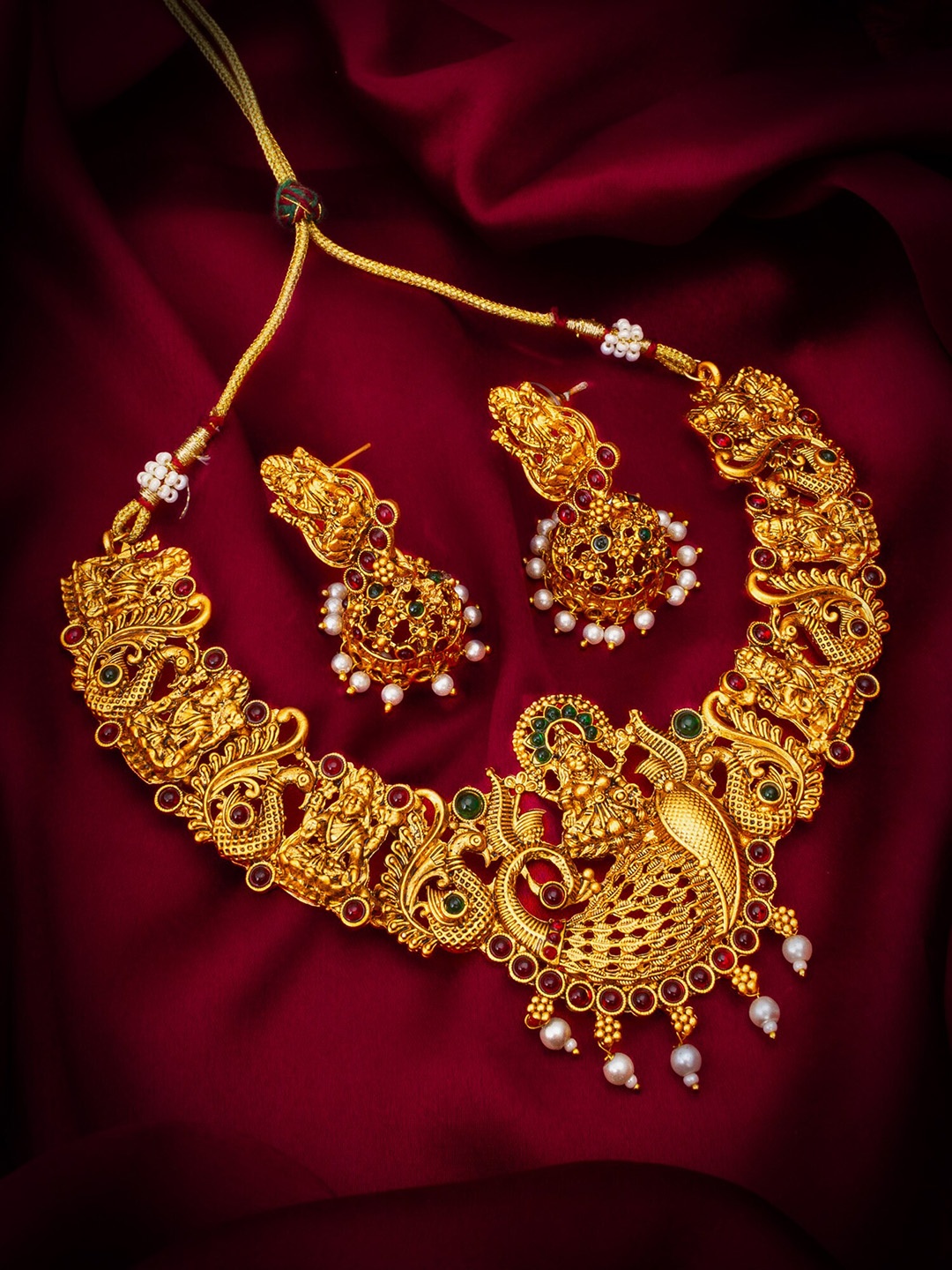 

aadita Gold-Plated Artificial Stones Studded Jewellery Set