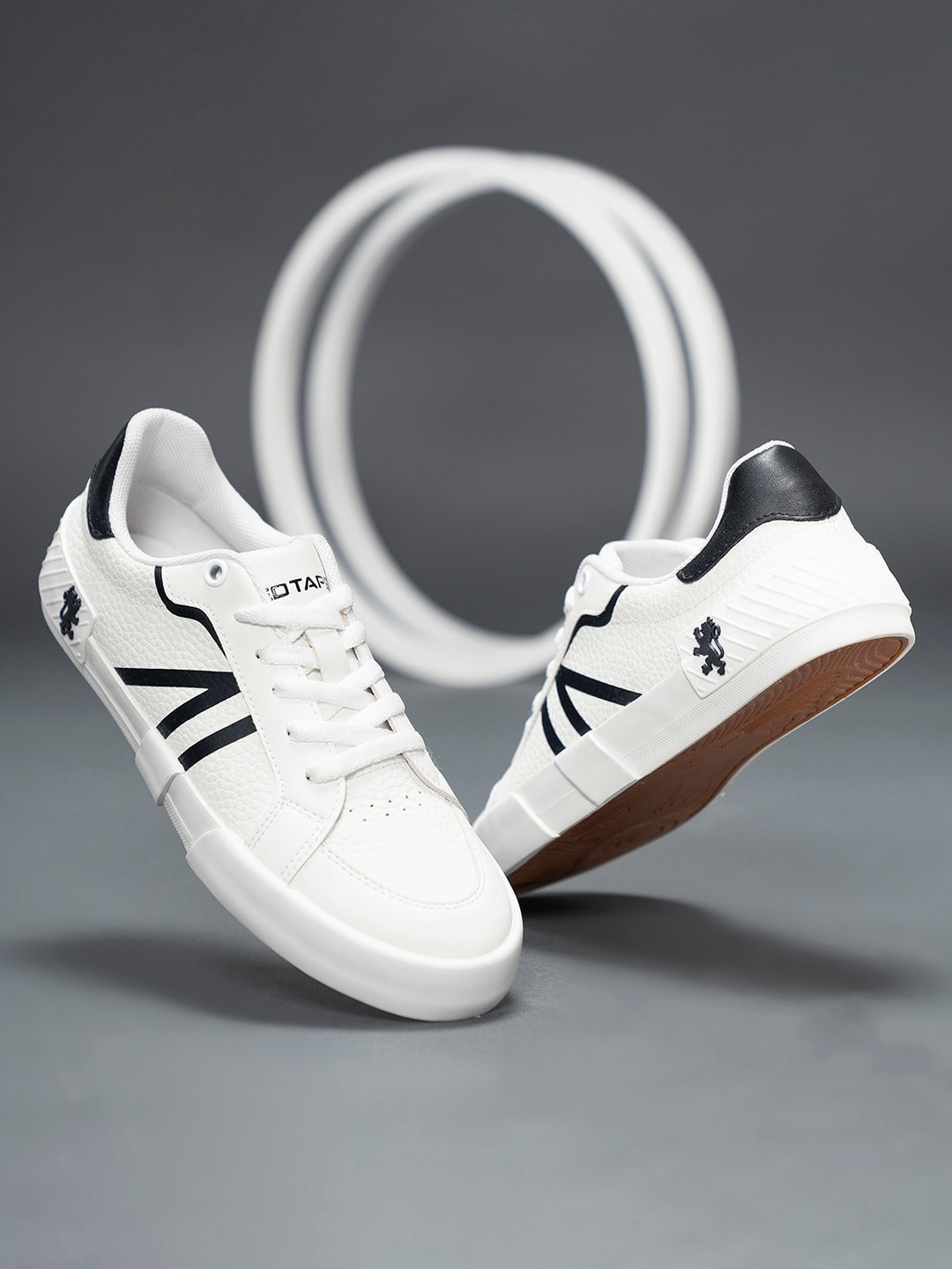 

Red Tape Women Striped Sneakers, White