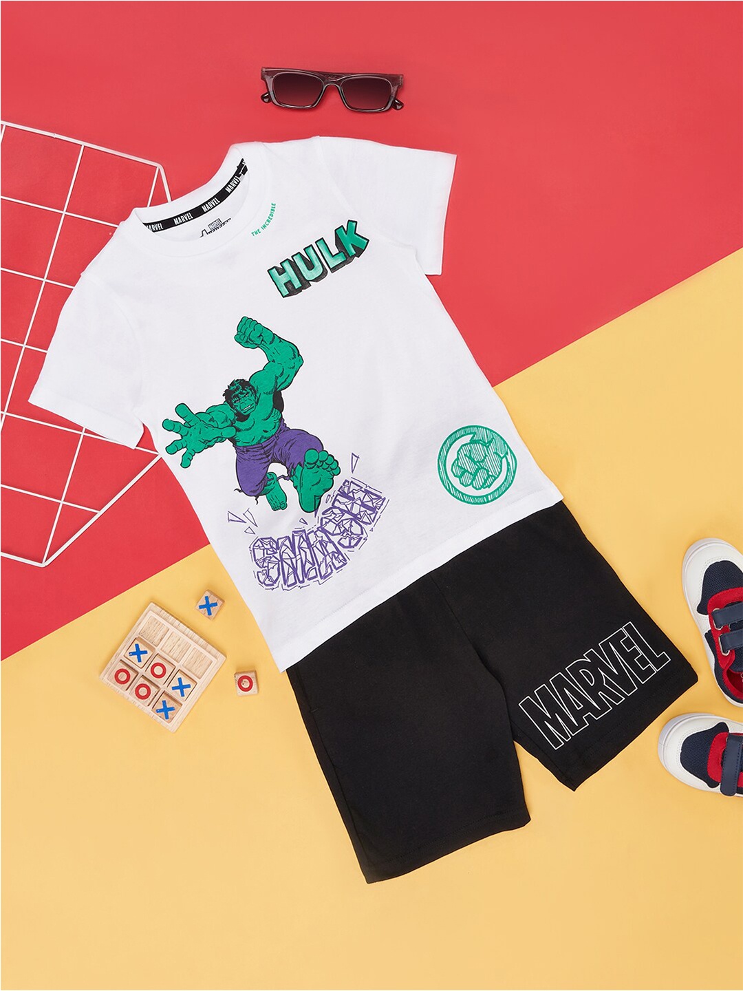

Pantaloons Junior Boys Hulk Printed Pure Cotton T-Shirt With Shorts, White