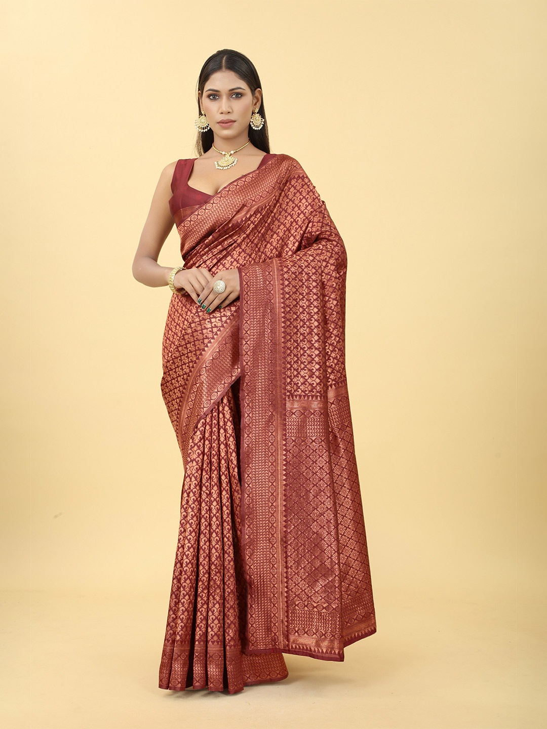 

Vrundavan ethics Ethnic Motifs Woven Design Zari Banarasi Saree, Red