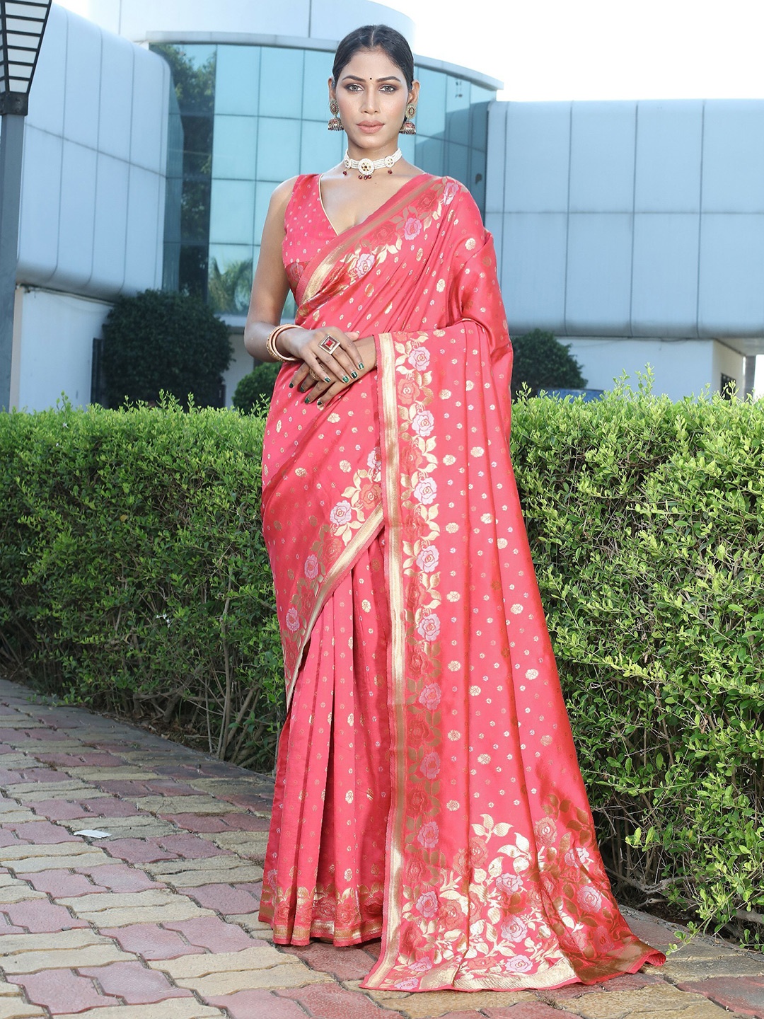 

Vrundavan ethics Ethnic Motifs Woven Design Zari Banarasi Saree, Pink