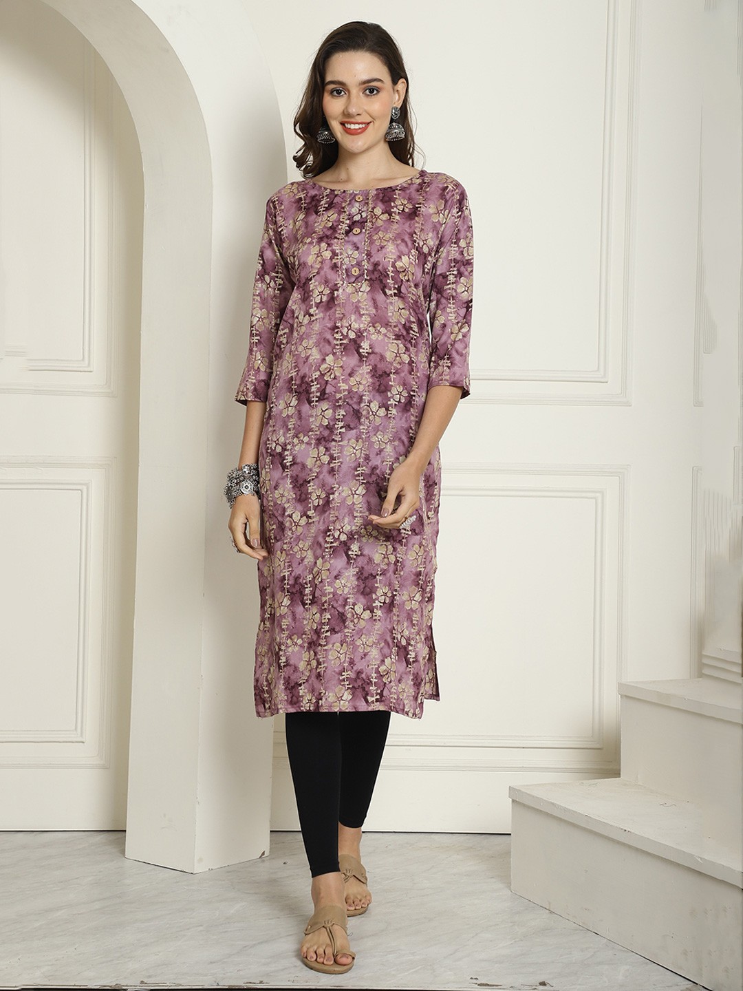 

Rajnandini Floral Printed Straight Kurta, Purple