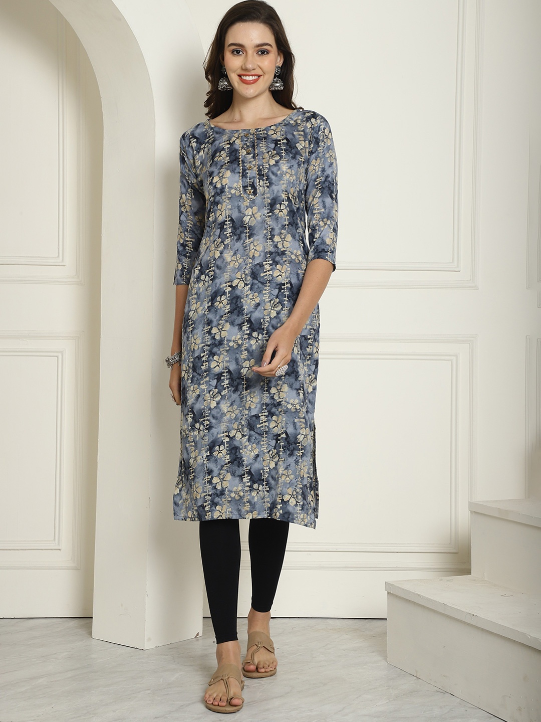 

Rajnandini Floral Printed Straight Kurta, Grey