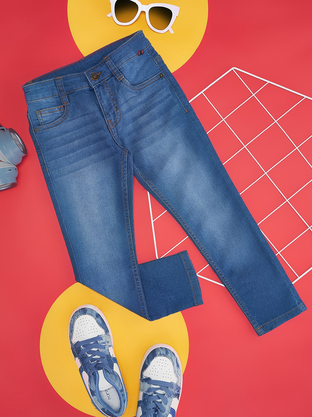 

Pantaloons Junior Boys Clean Look Heavy Fade Whiskers Stretchable Jeans, Blue
