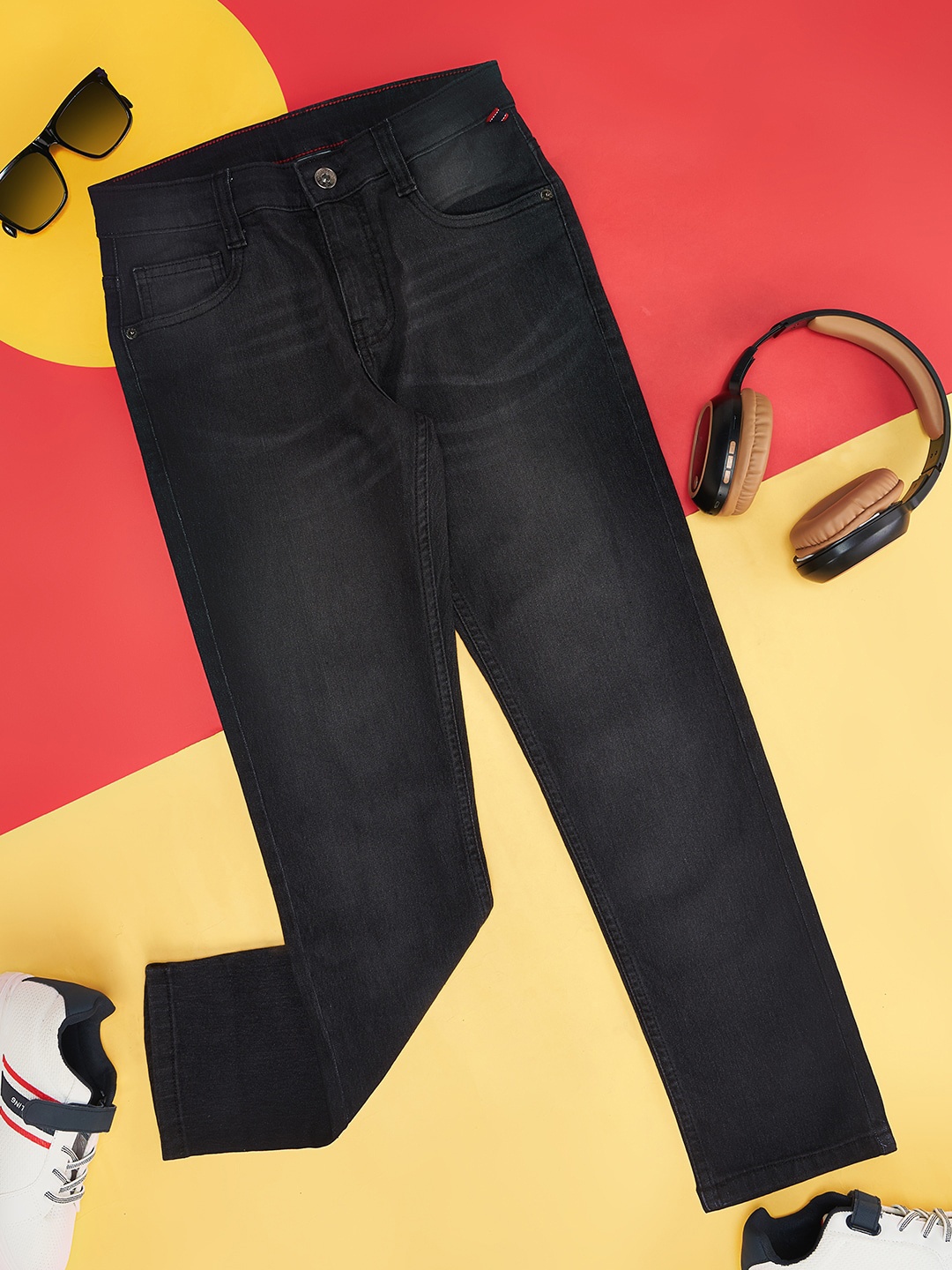 

Pantaloons Junior Boys Slim Fit Clean Look Light Fade Jeans, Black